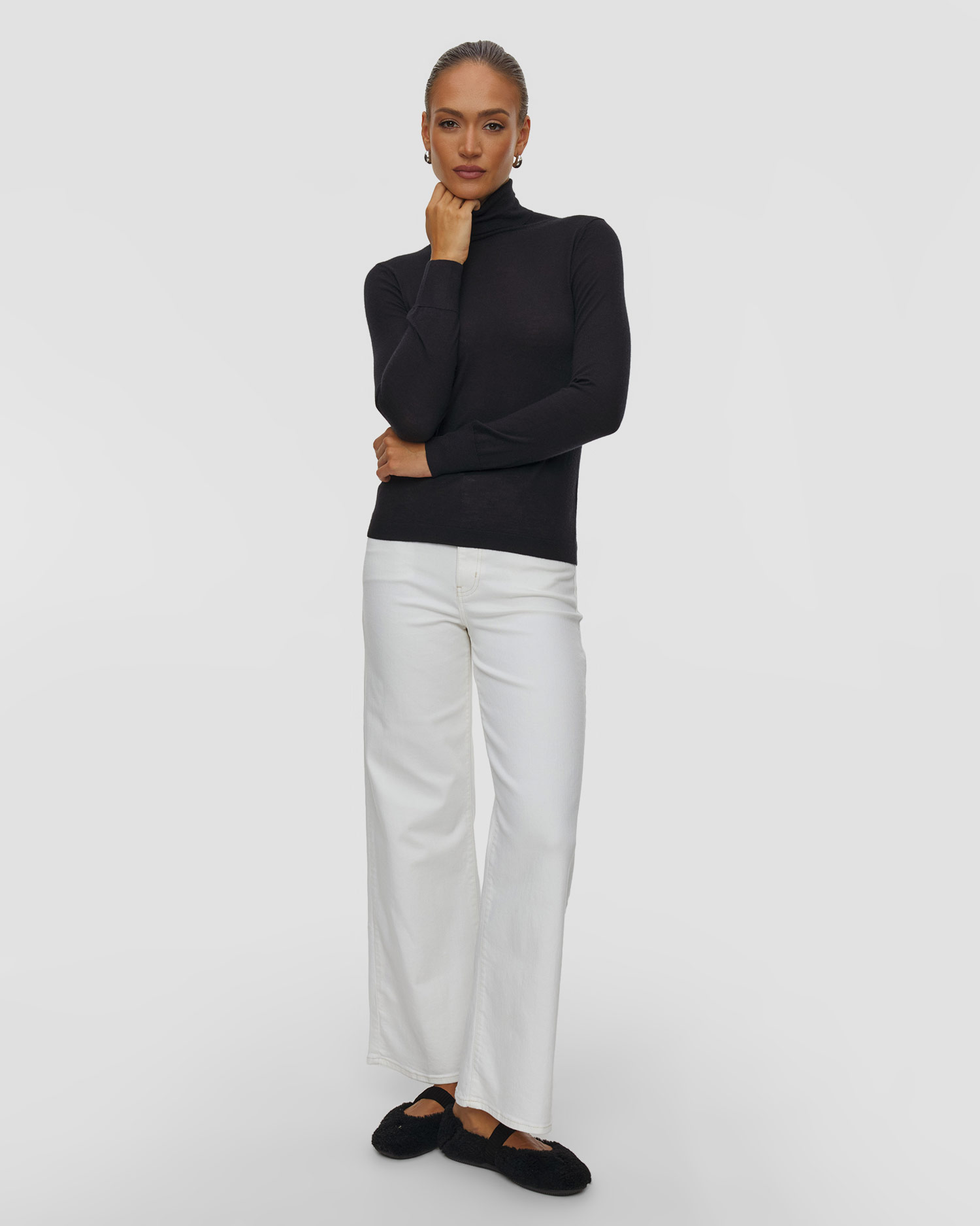 Pull en cachemire noir pour femmes Allude Turtleneck Sweater