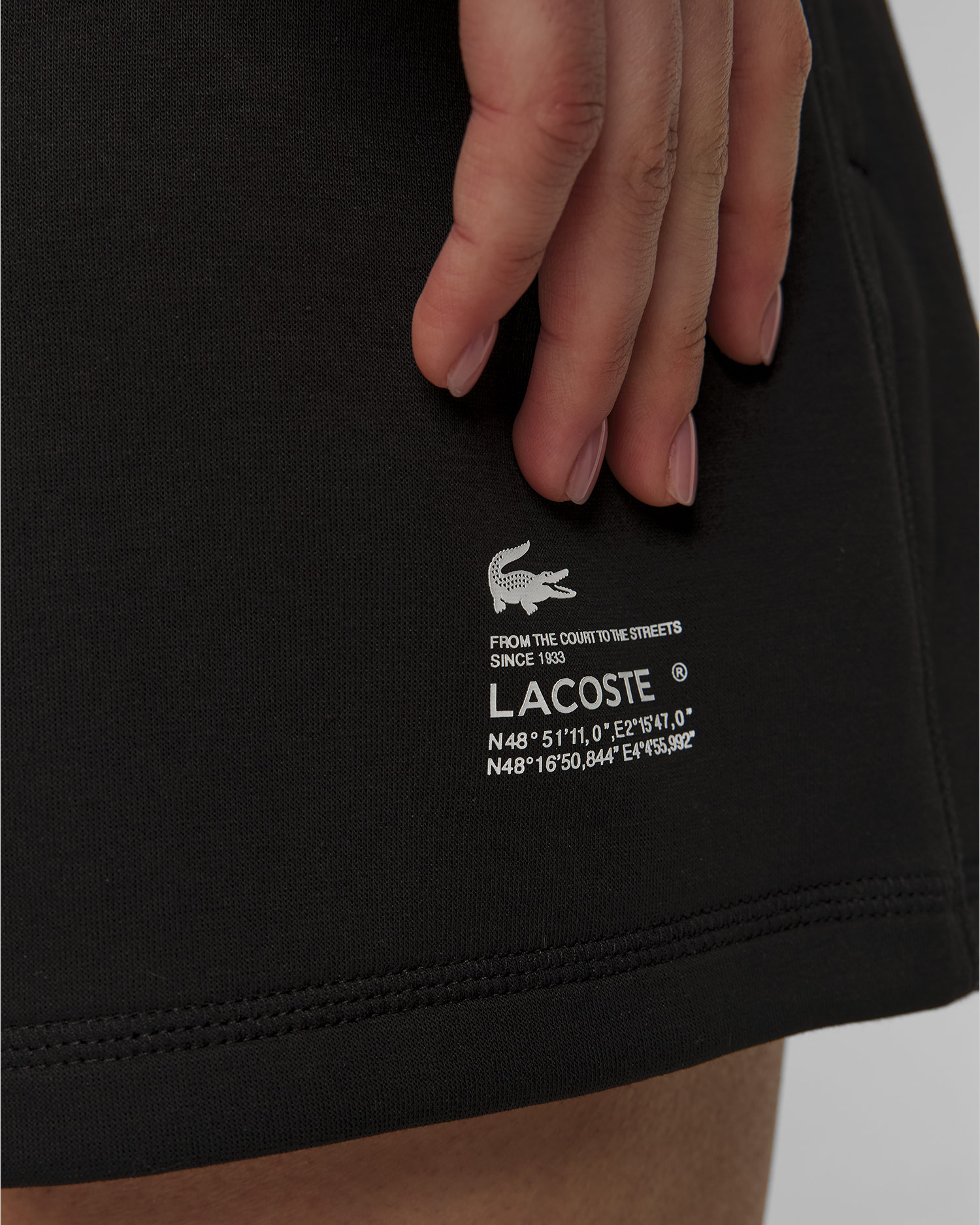 Czarne szorty dresowe damskie Lacoste