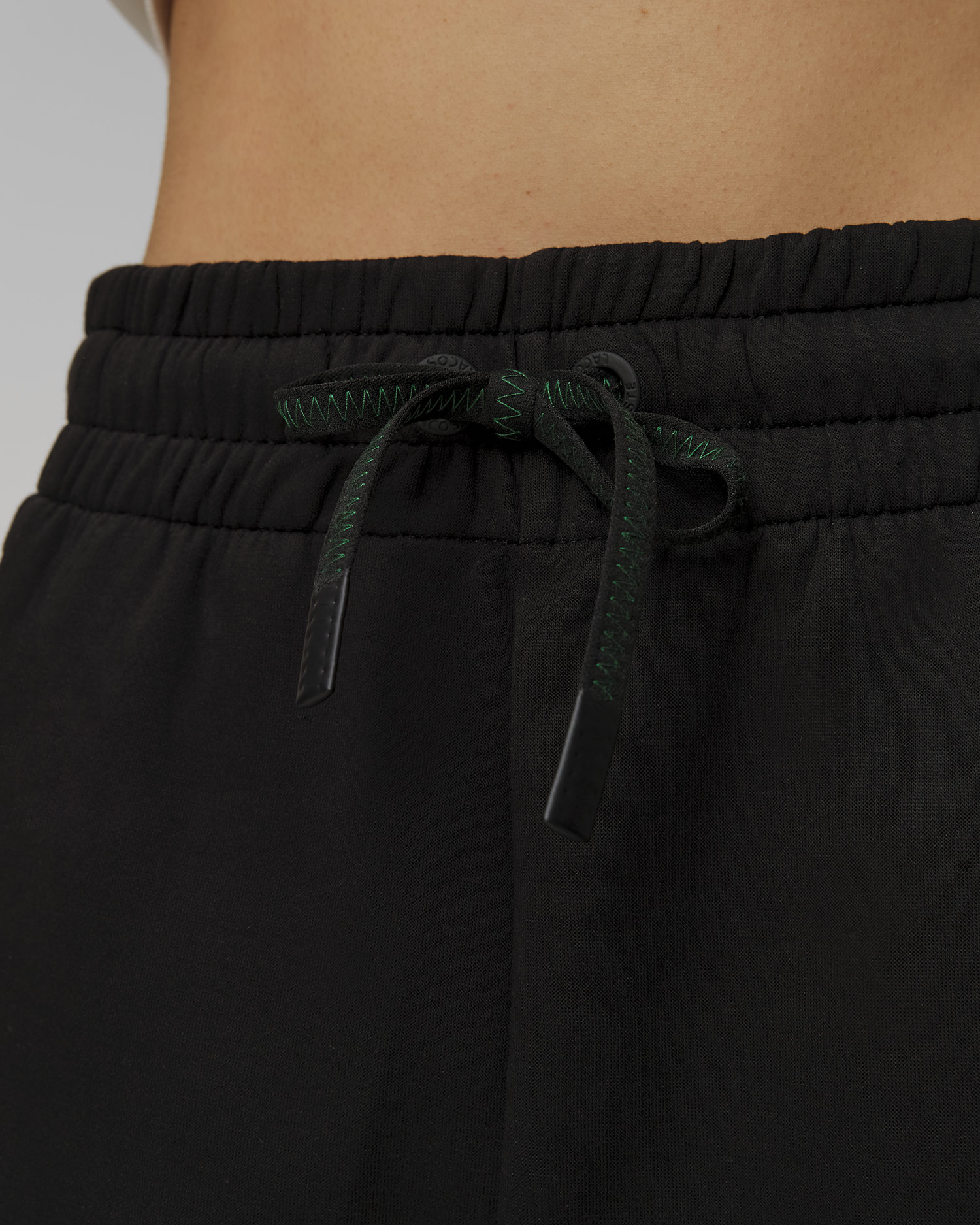 Czarne szorty dresowe damskie Lacoste