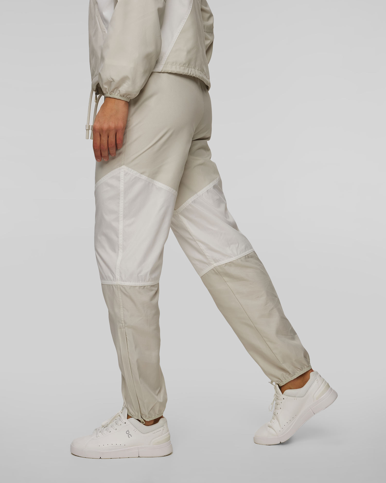 Pantaloni de trening pentru femei Lacoste XF3248