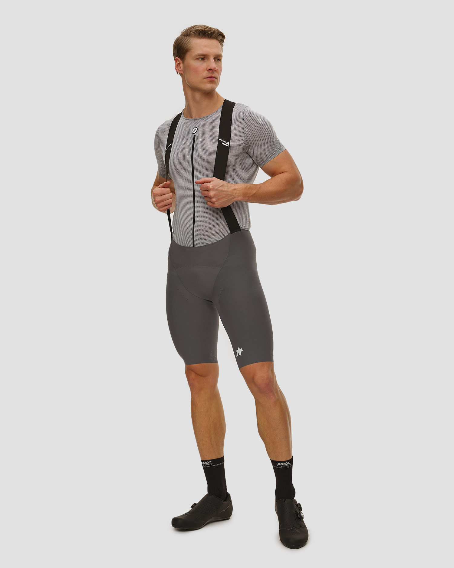 Spodenki rowerowe na szelkach męskie Assos Equipe R Bib Shorts S11 szare