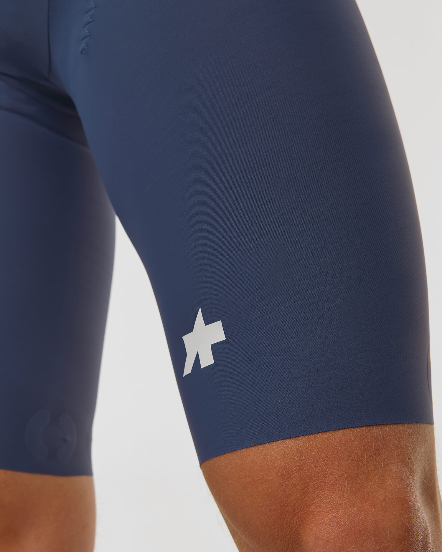 Pánske cyklistické šortky Assos Equipe R Bib Shorts S11 tmavomodré