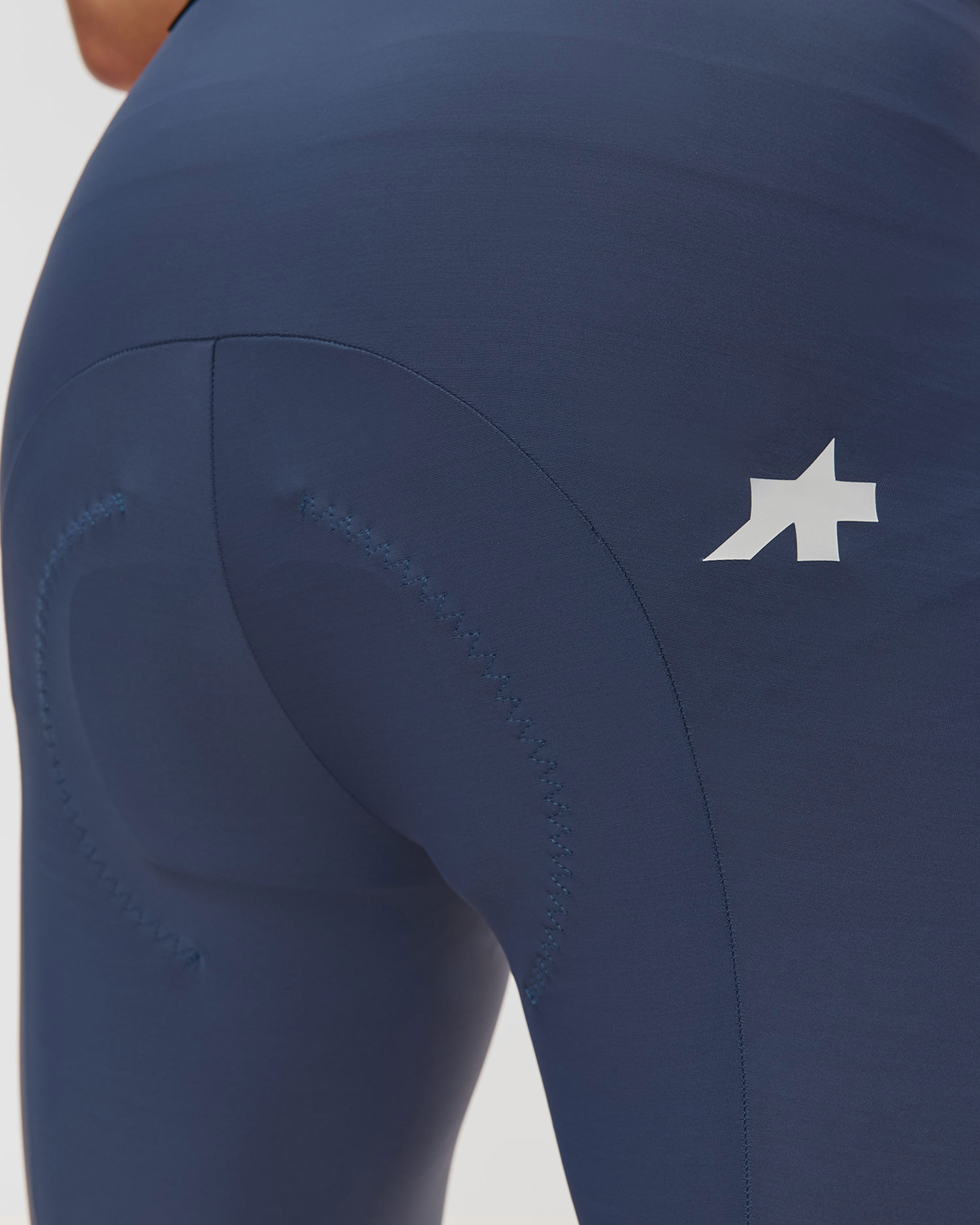 Pánske cyklistické šortky Assos Equipe R Bib Shorts S11 tmavomodré