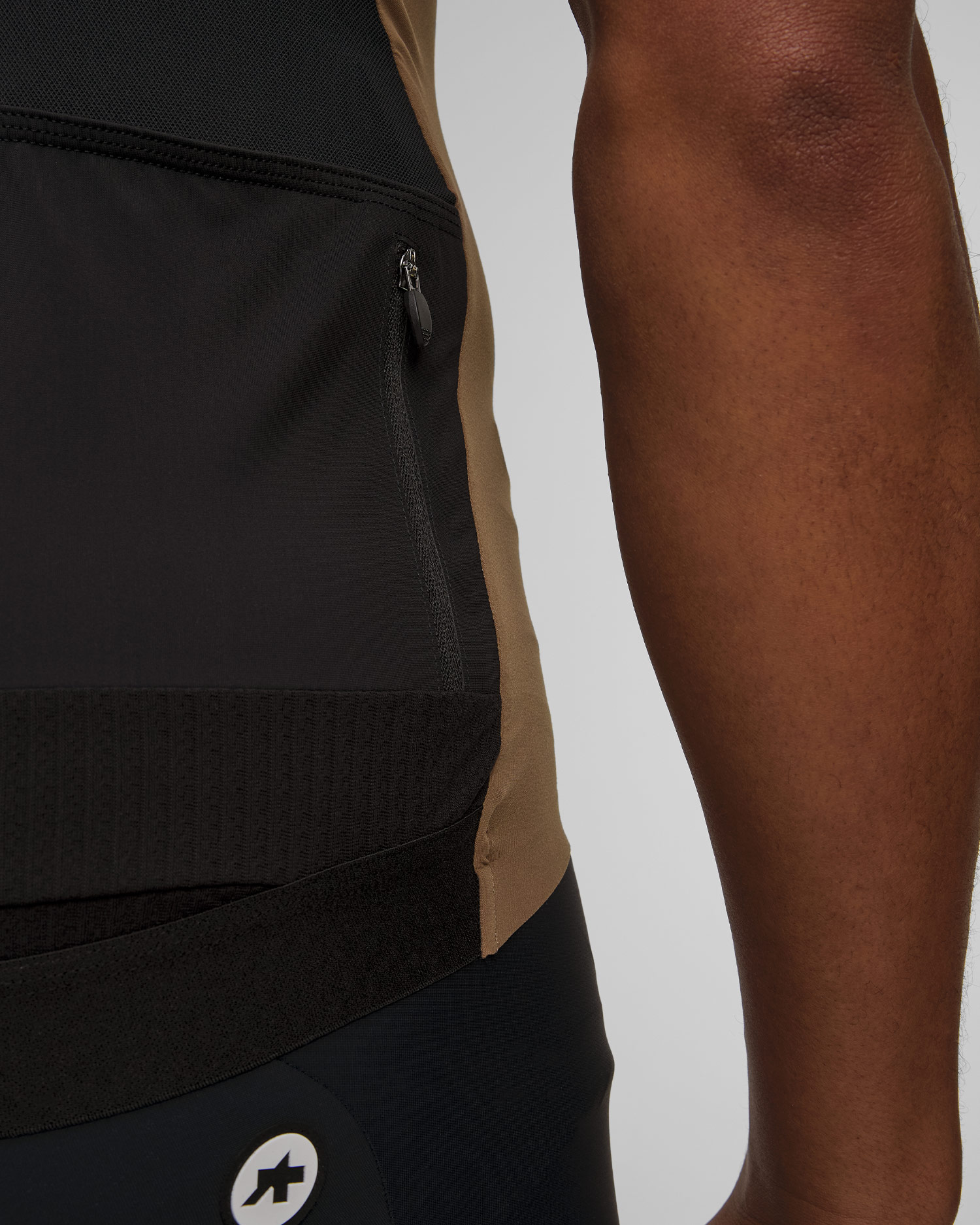 Pánský cyklistický dres Assos Mille GTO Jersey C2 v Hnědé a Černé Barvě