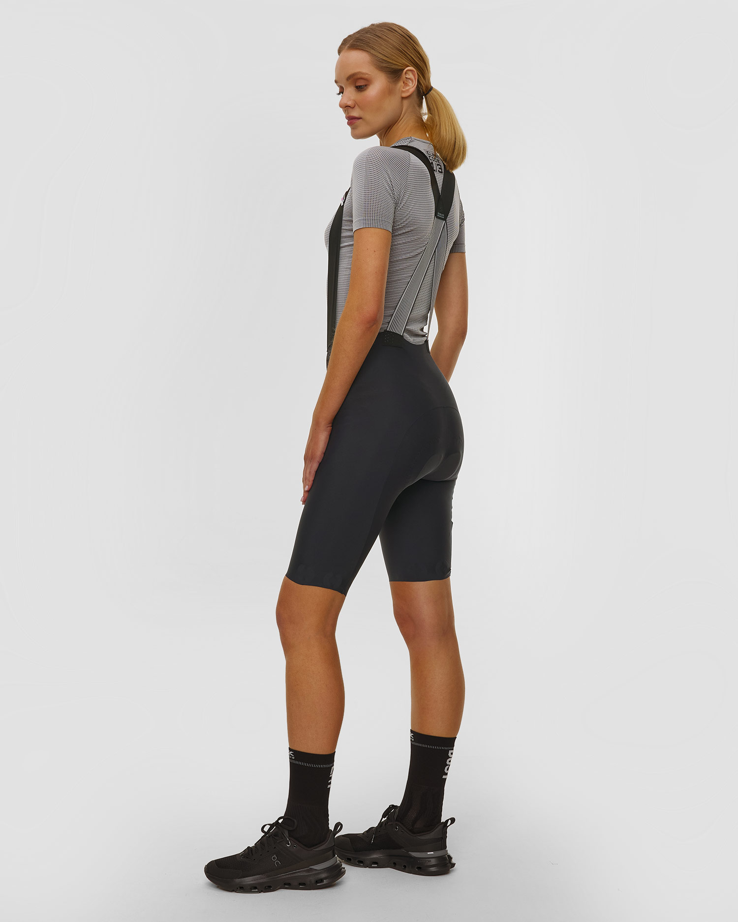 Dámske cyklistické šortky Assos Dyora R Bib S11 čierne