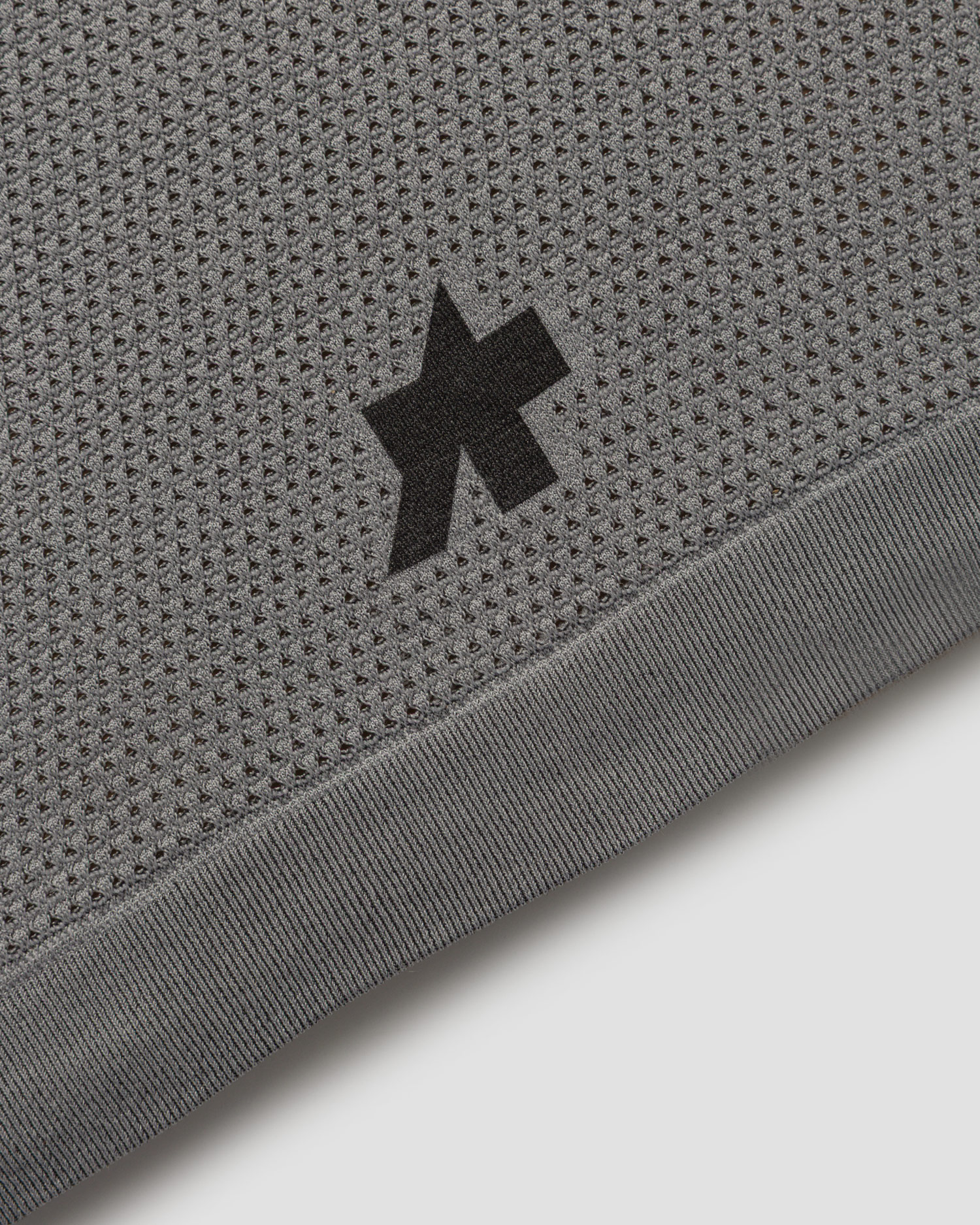 Čiapka pod prilbu Assos Summer Cap Foil P1 šedá