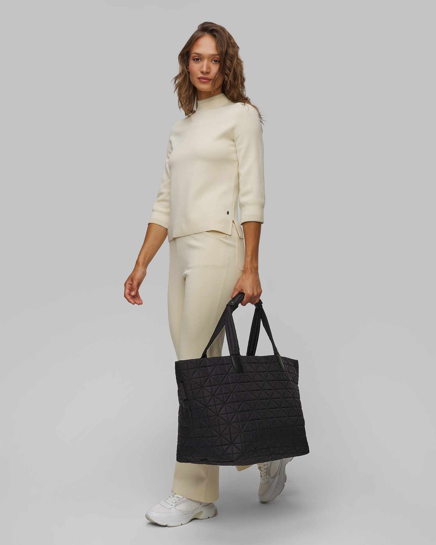 Dámska taška Vee Collective Vee Weekender čierna