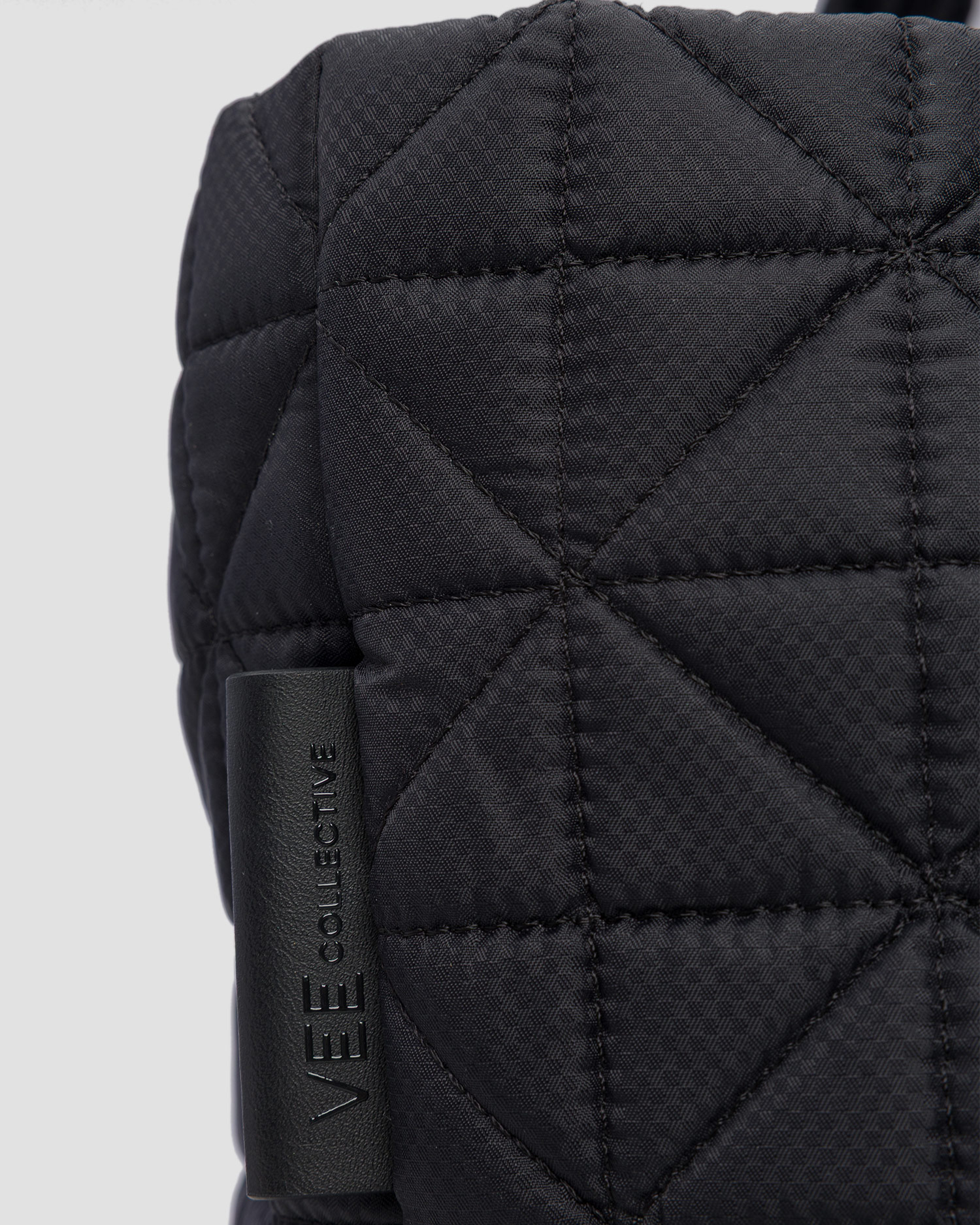 Dámska taška Vee Collective Vee Weekender čierna