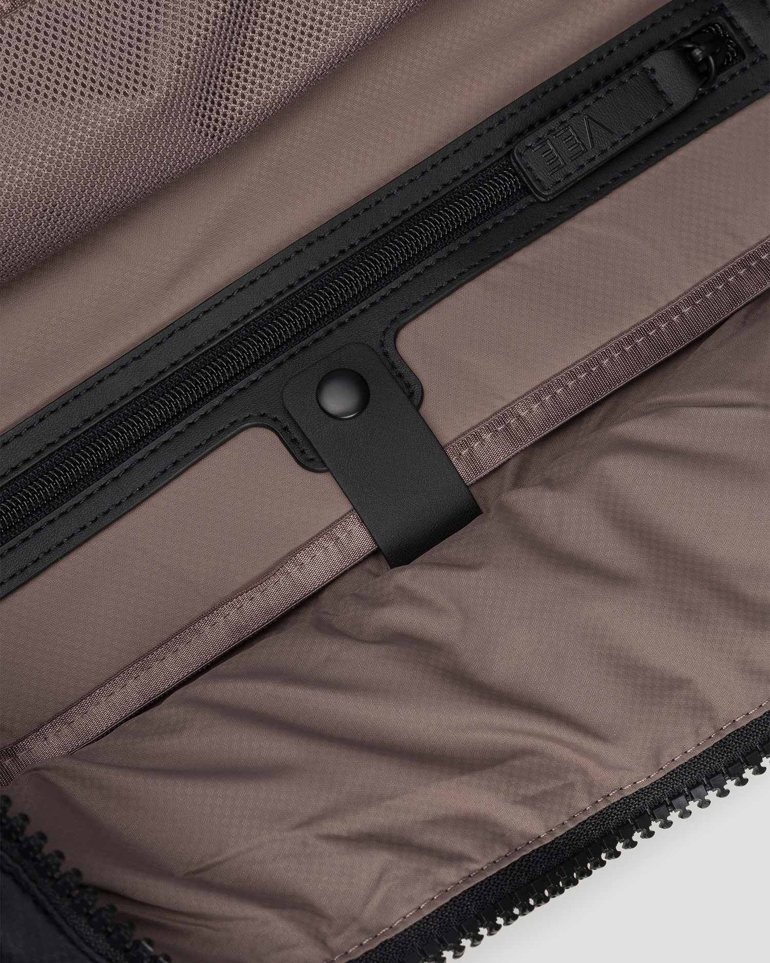 Dámska taška Vee Collective Vee Weekender čierna