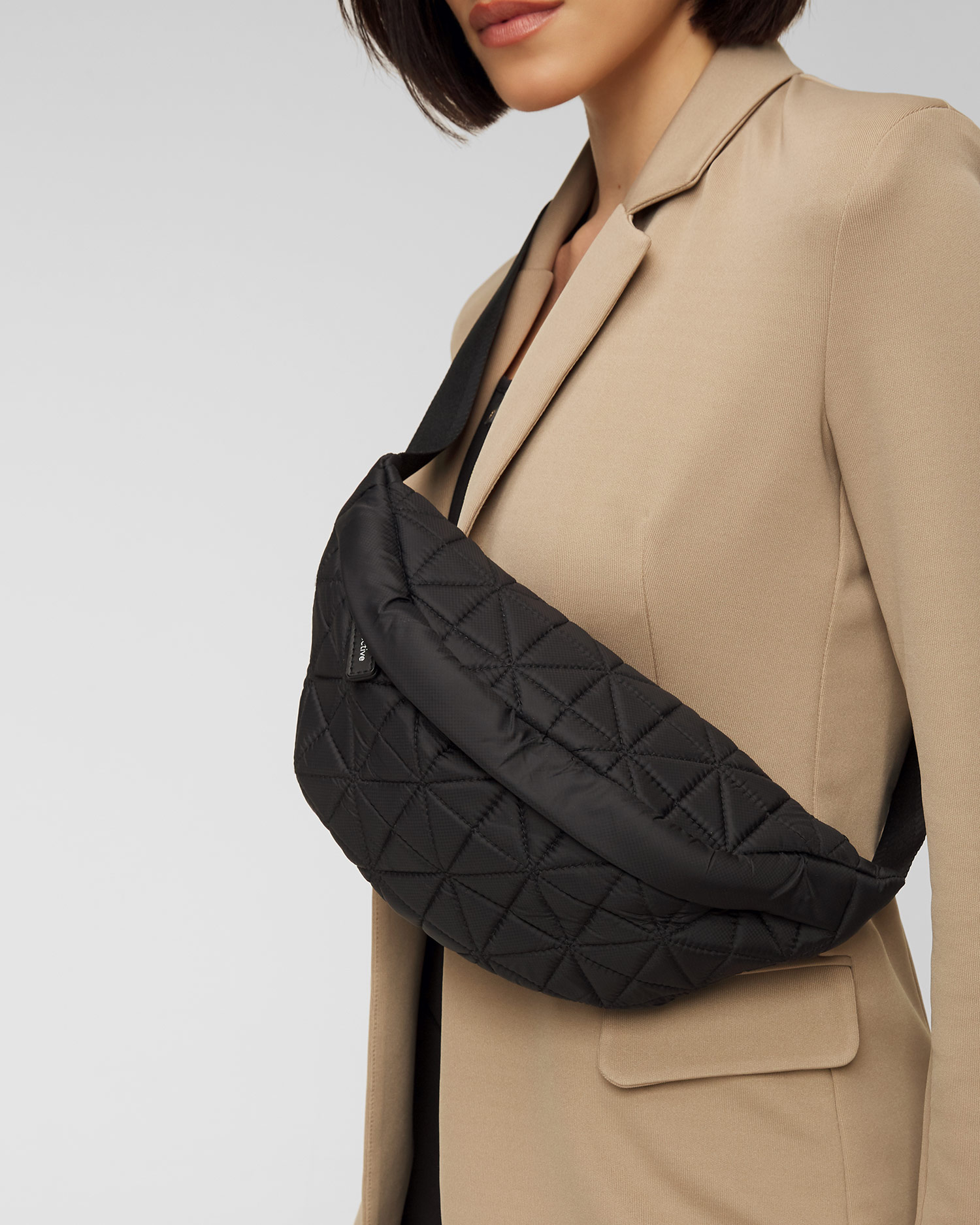 Borsetă VEE COLLECTIVE FANNY PACK