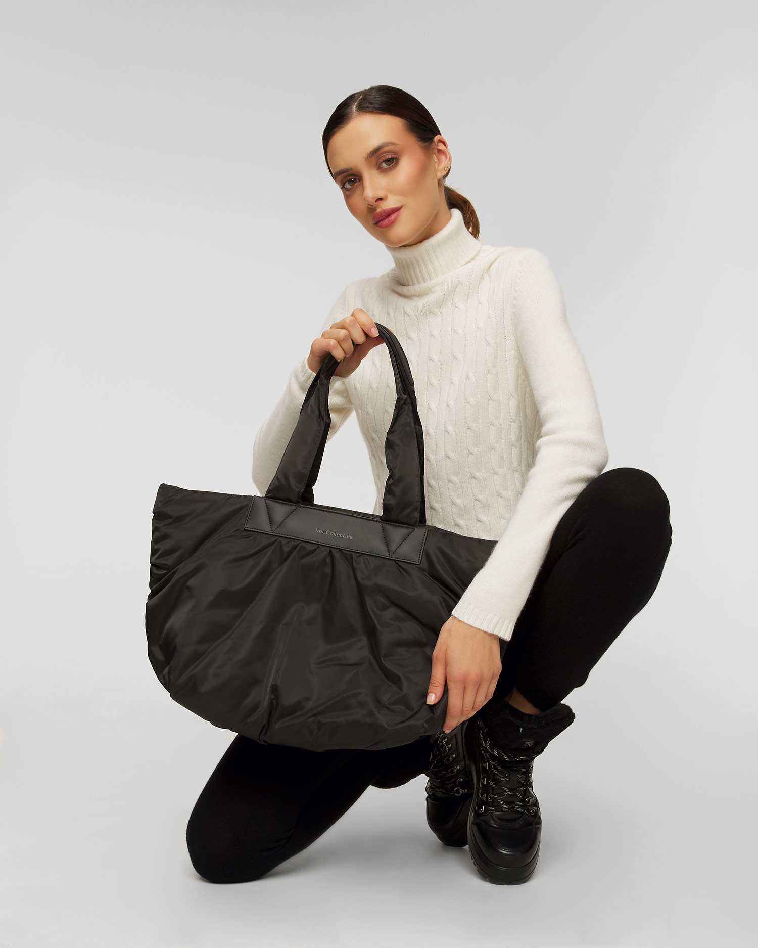 Women's bag with pouch Vee Collective Caba Medium black