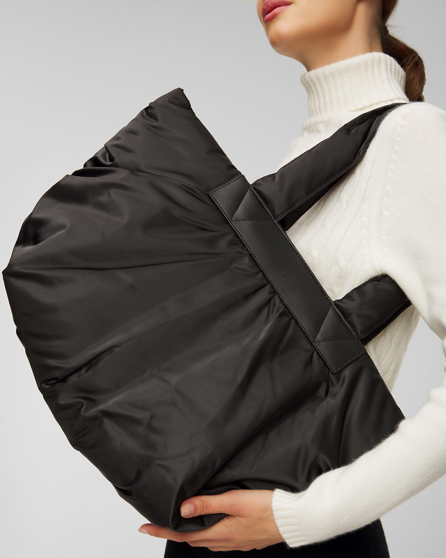 Women's bag with pouch Vee Collective Caba Medium black