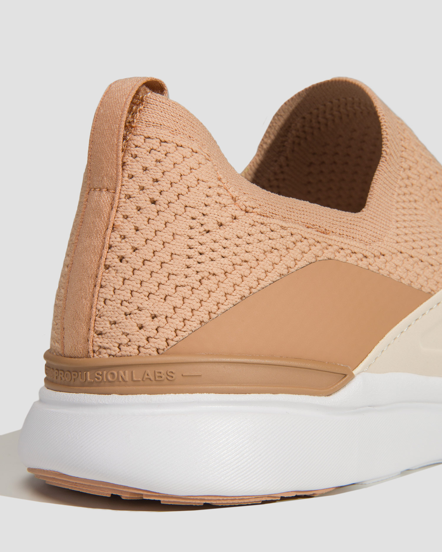 Shoes APL ATHLETIC PROPULSION LABS TECHLOOM BLISS