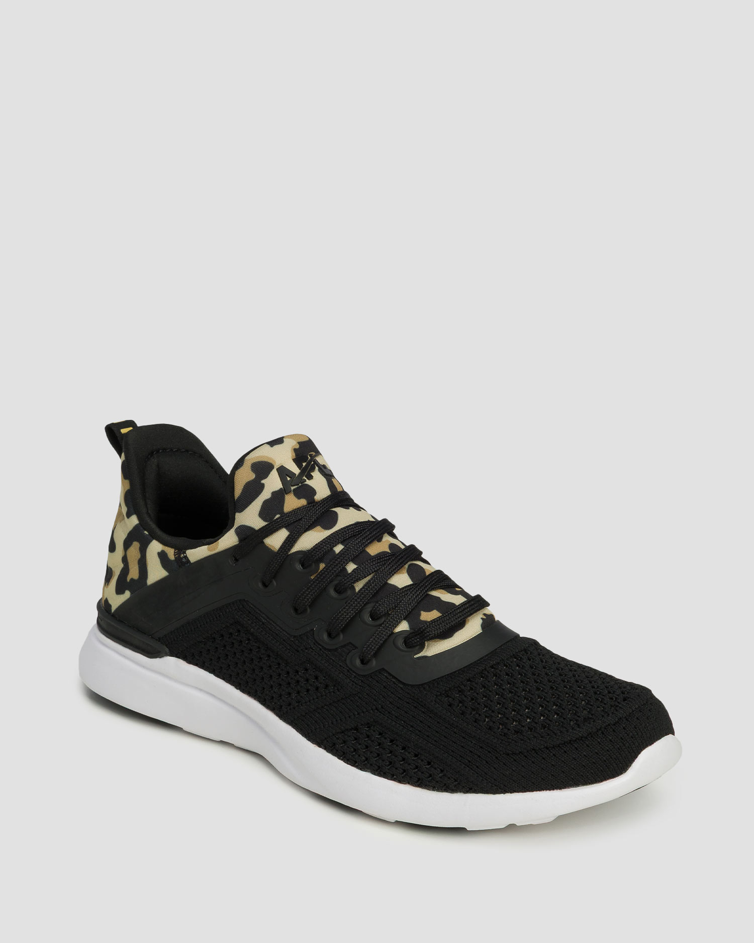 Pantofi pentru femei APL ATHLETIC PROPULSION LABS TECHLOOM TRACER