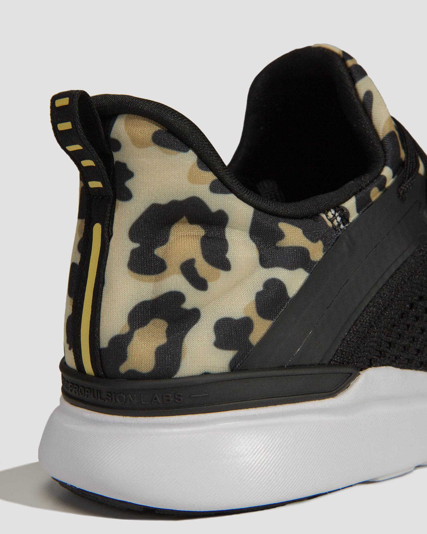 Shoes APL ATHLETIC PROPULSION LABS TECHLOOM TRACER