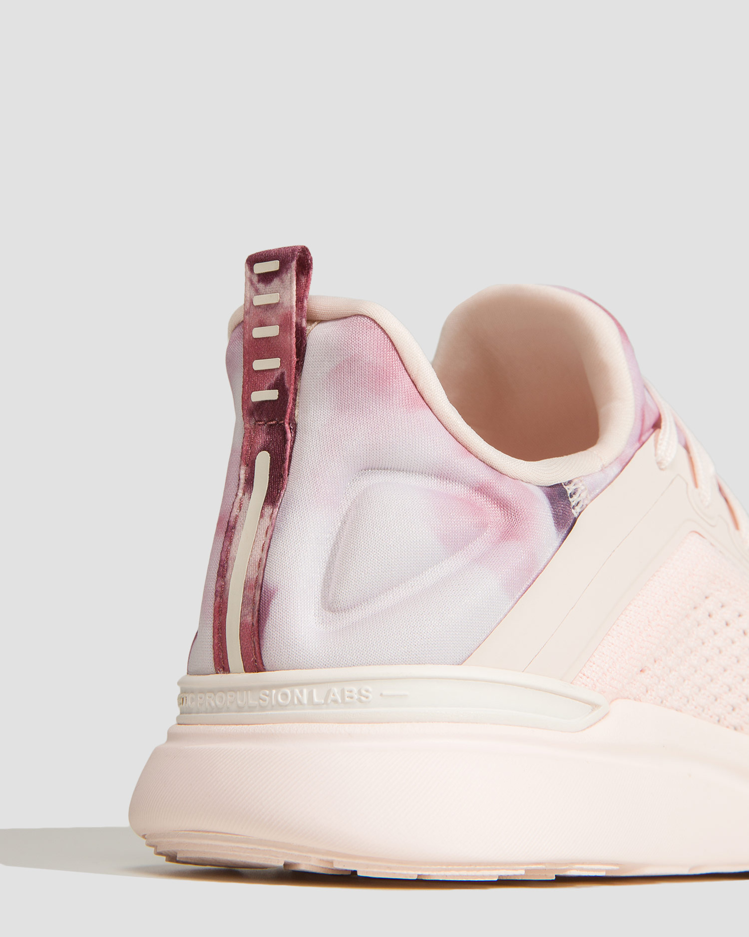 Shoes APL TECHLOOM TRACER