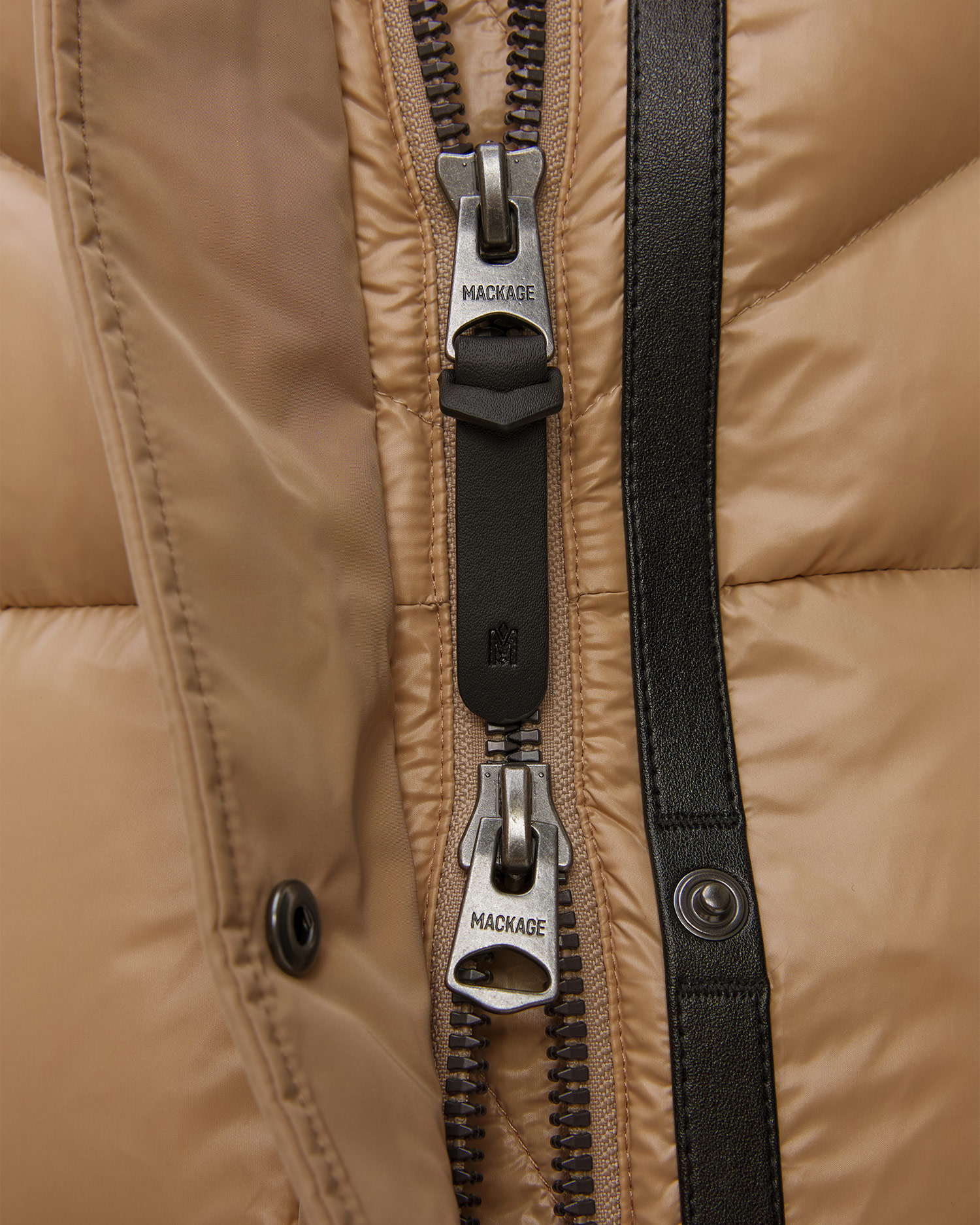 Manteau en duvet pour femmes Mackage Calina-R