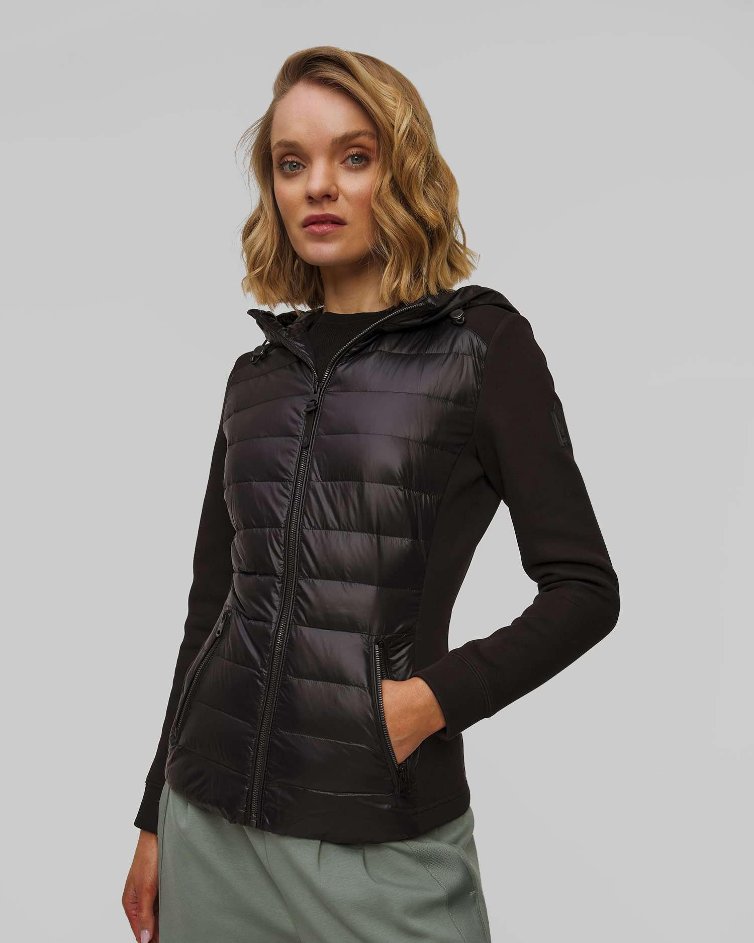 Dámska čierna hybridná bunda Mackage Della-r