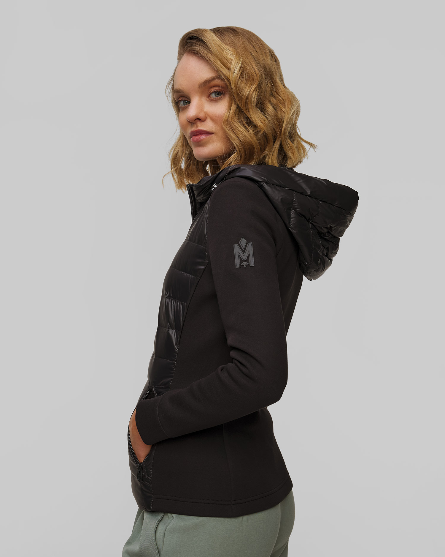 Dámska čierna hybridná bunda Mackage Della-r