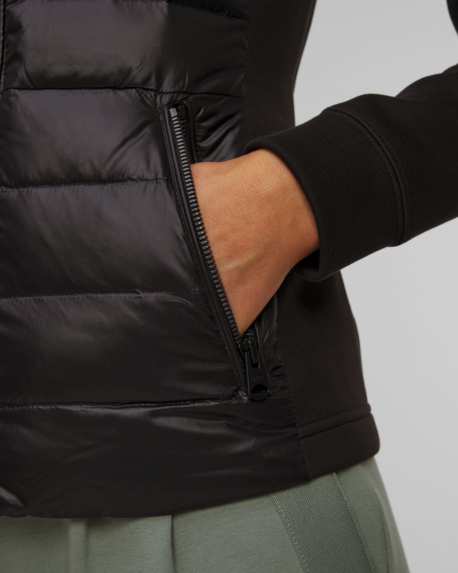 Dámska čierna hybridná bunda Mackage Della-r