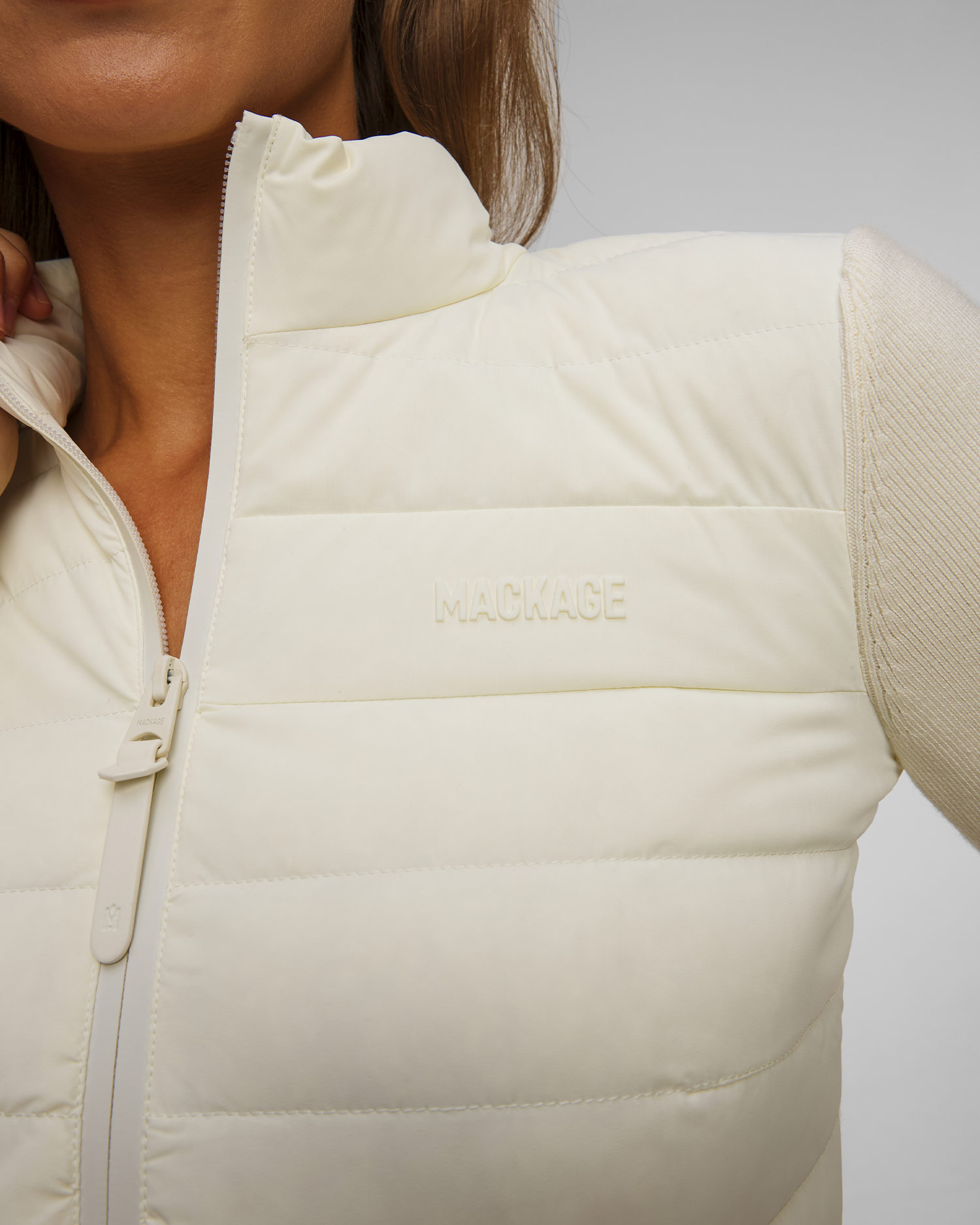 Dámská bunda Mackage Laika-Z v Béžové Barvě