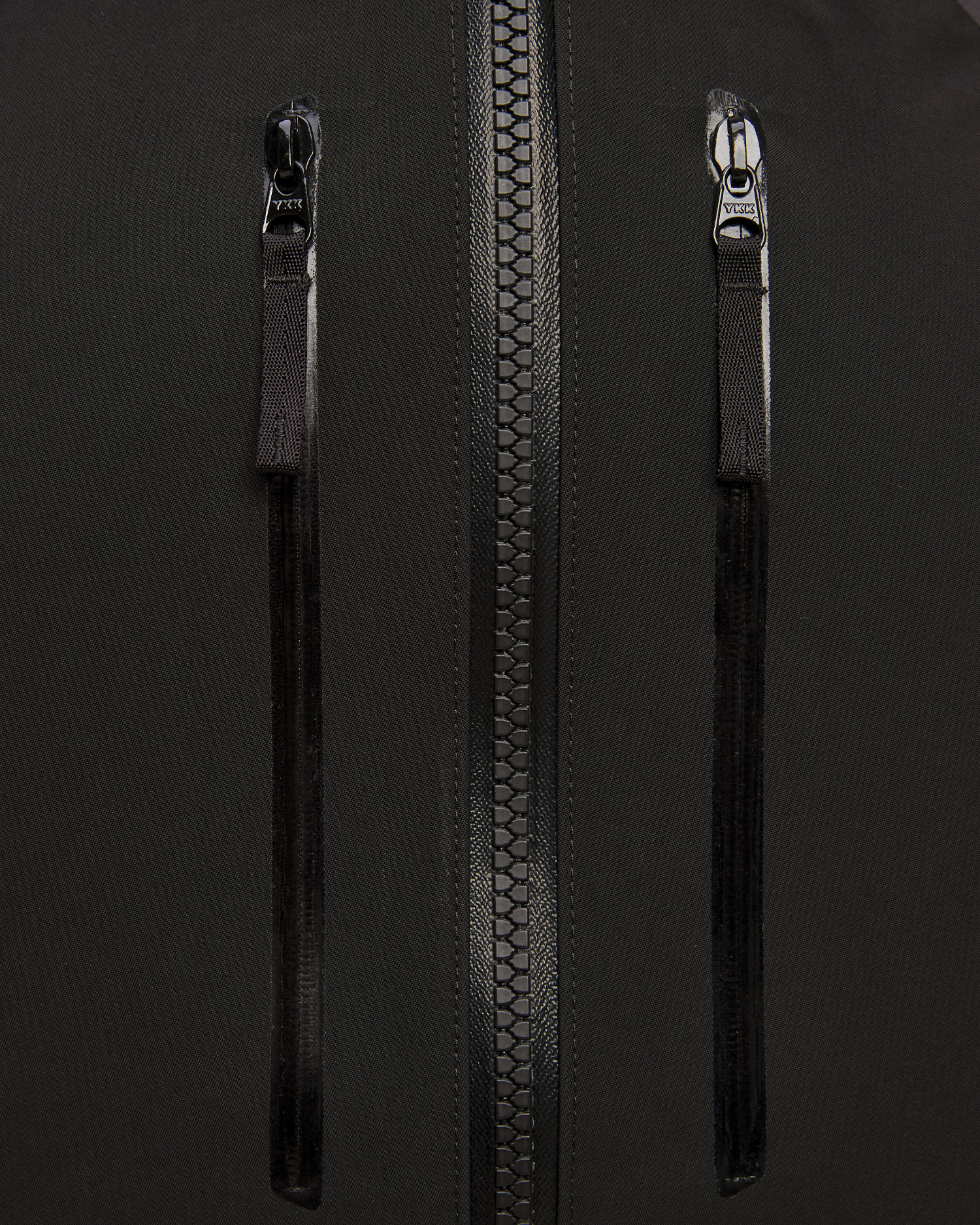 Dámská skitouringová bunda Arcteryx Rush Jacket v Šedočerném Barevném Odstínu