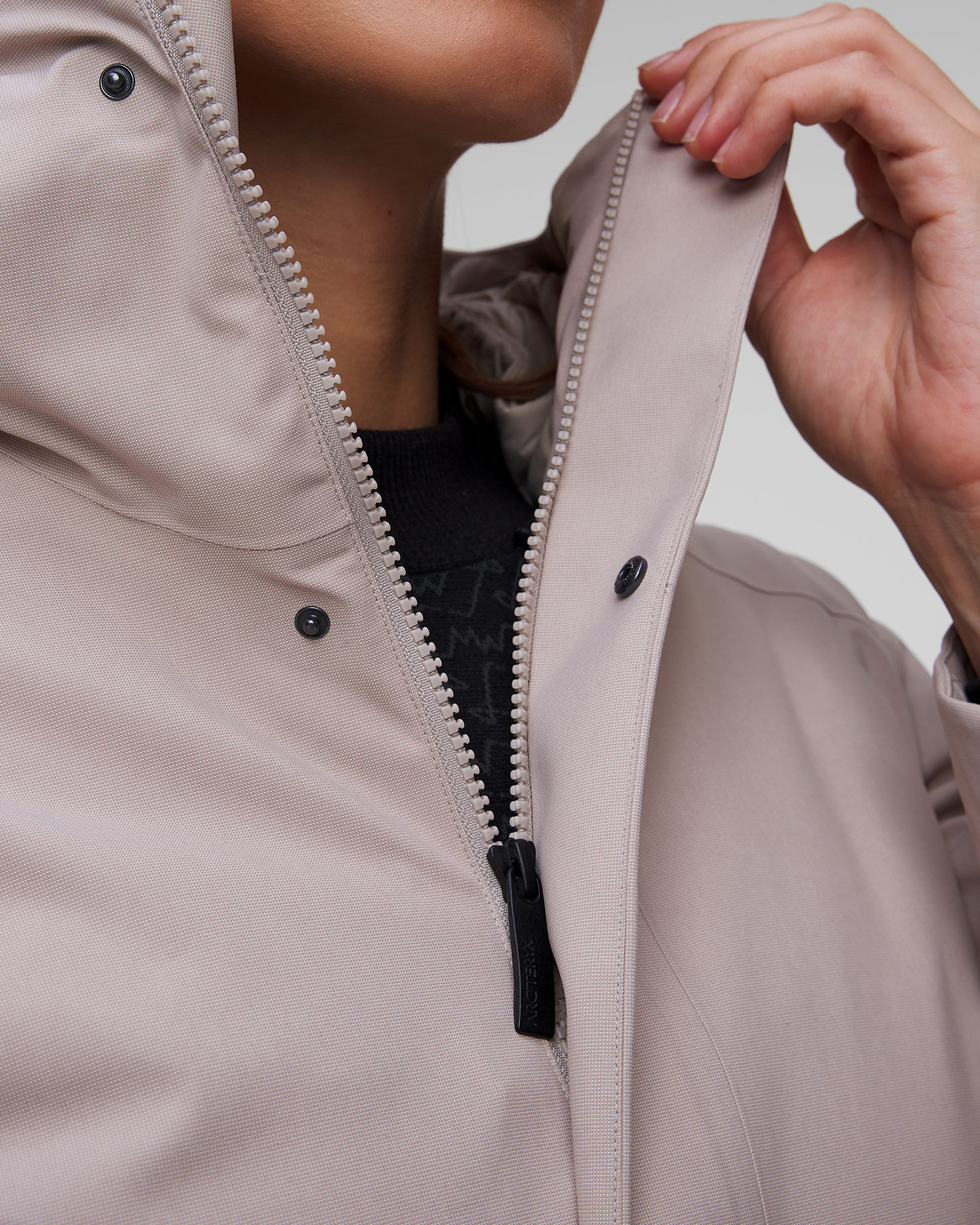 Women's beige down parka Arcteryx Patera