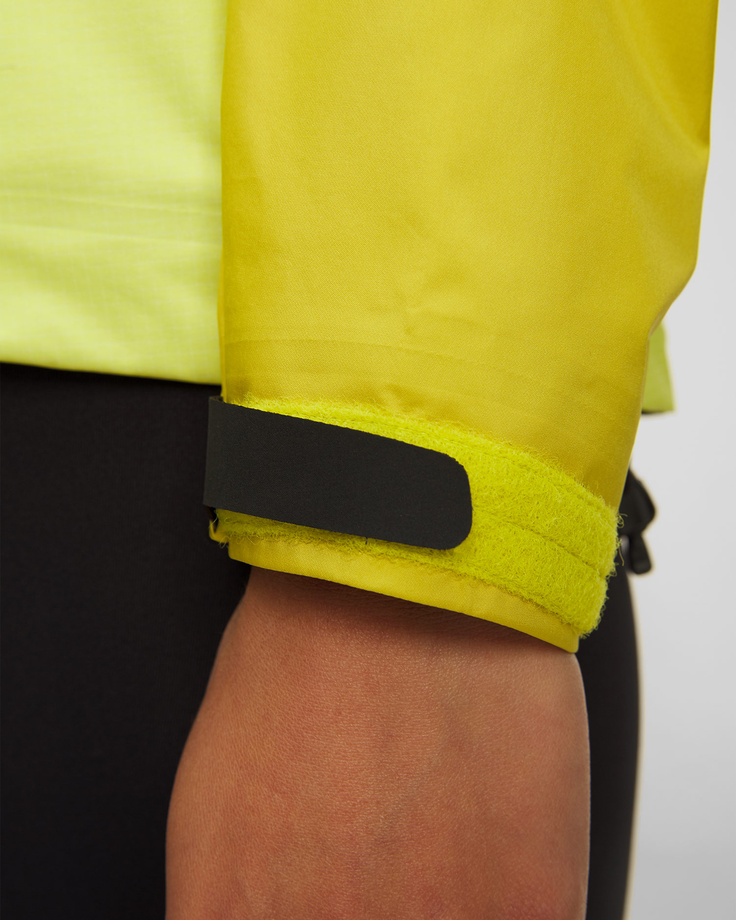 Dámska žltá harshellová bunda Arcteryx Alpha