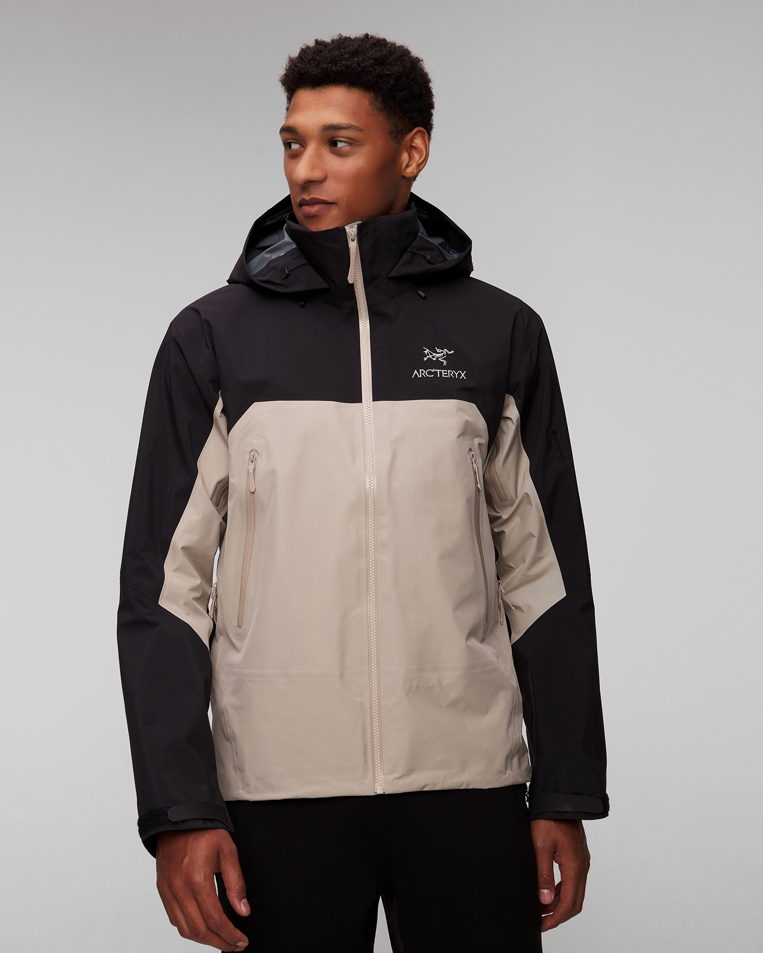 Veste hardshell noire et beige pour hommes Arcteryx Beta AR