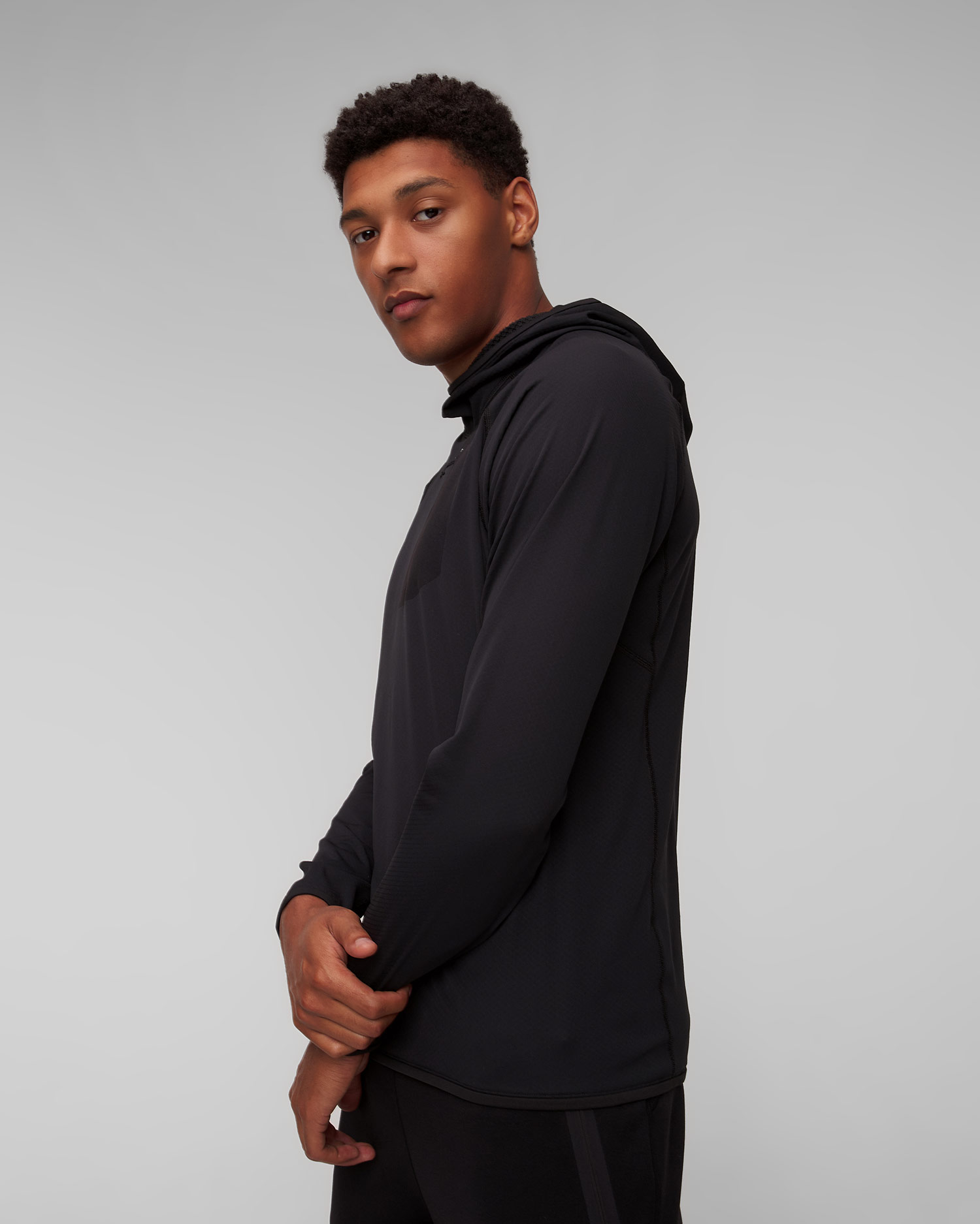 Czarna bluza techniczna męska Arcteryx Delta Pullover