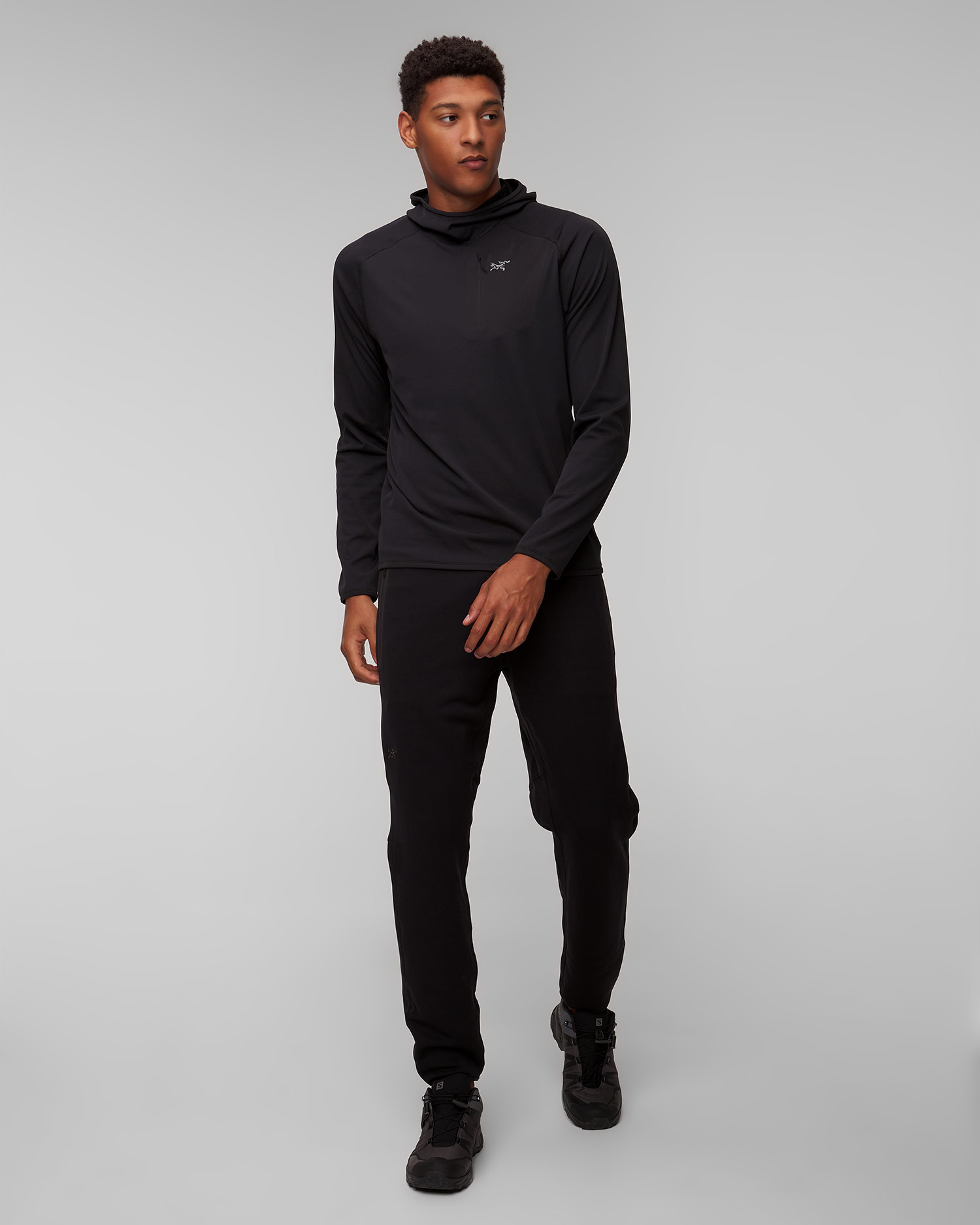 Czarna bluza techniczna męska Arcteryx Delta Pullover