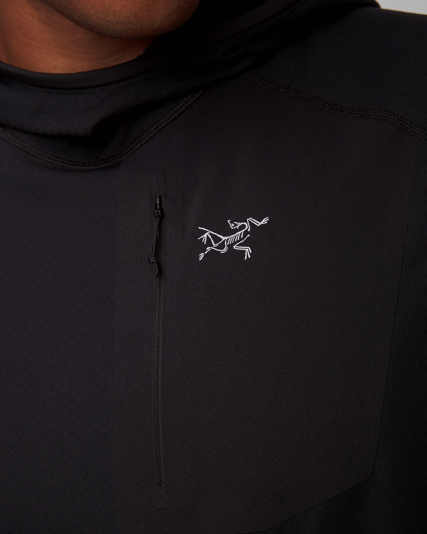Czarna bluza techniczna męska Arcteryx Delta Pullover