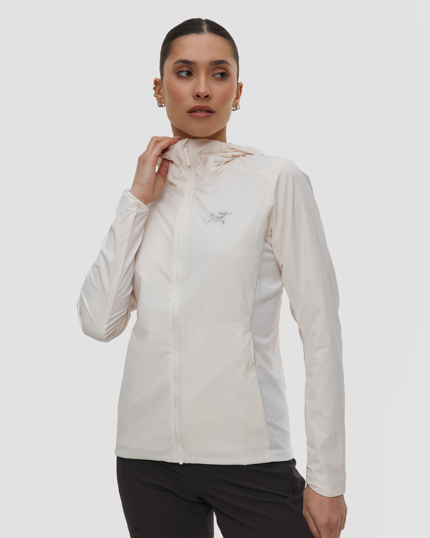 Sweat-shirt isolé crème pour femmes Arcteryx Atom SL Hoody W