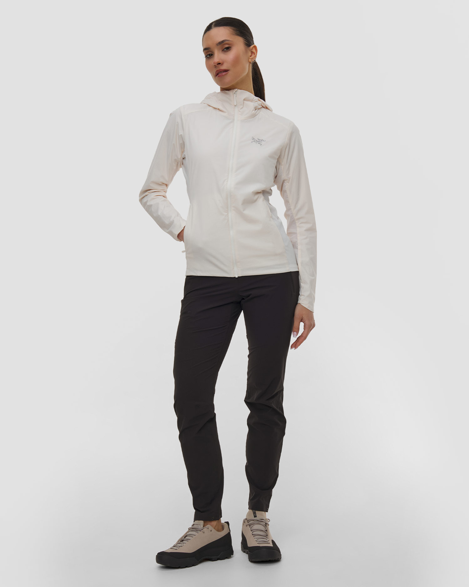 Sweat-shirt isolé crème pour femmes Arcteryx Atom SL Hoody W