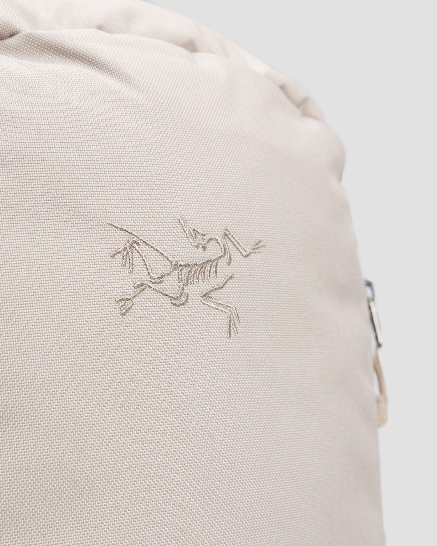 Batoh Arcteryx Mantis 26 béžový