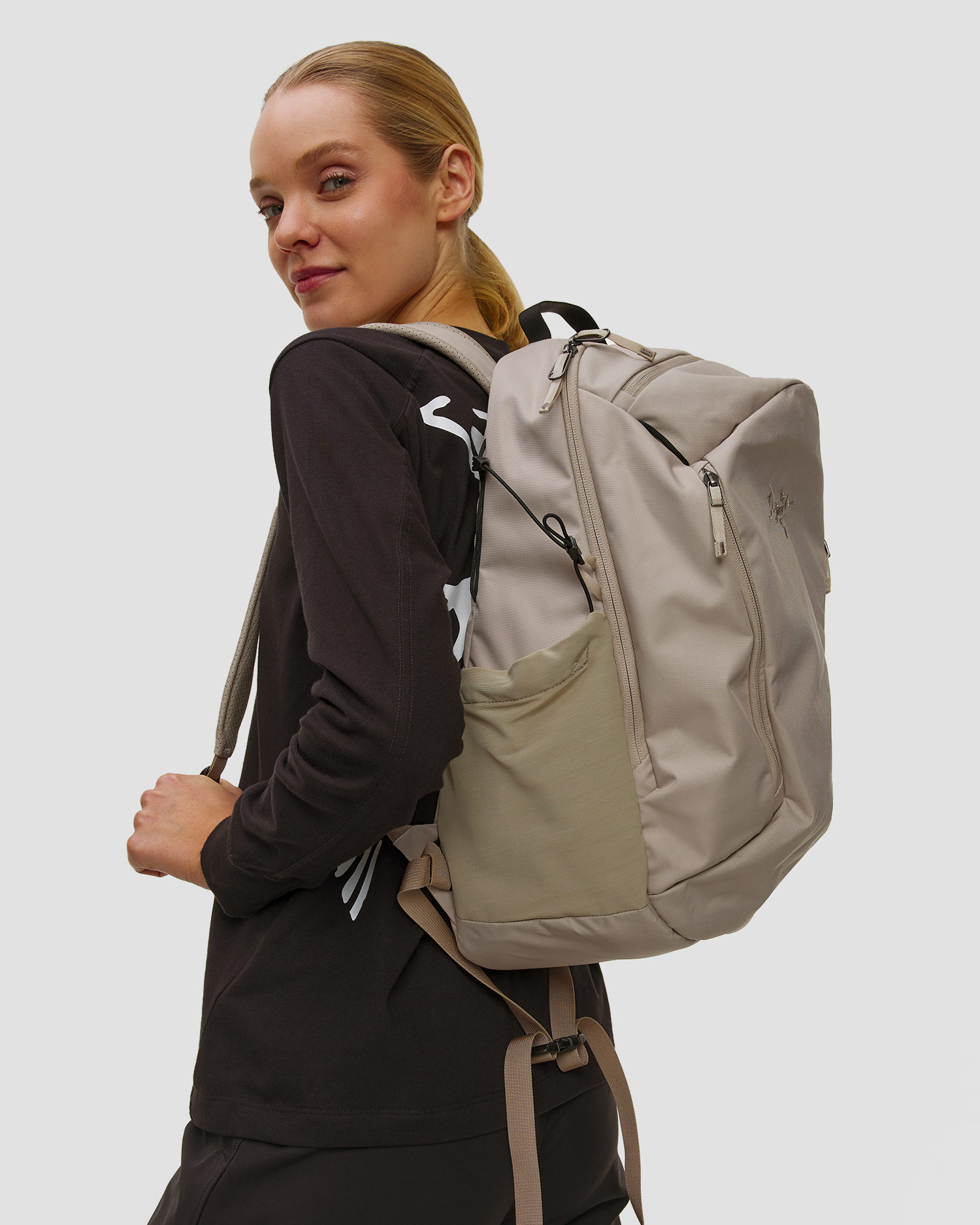 Batoh Arcteryx Mantis 26 béžový