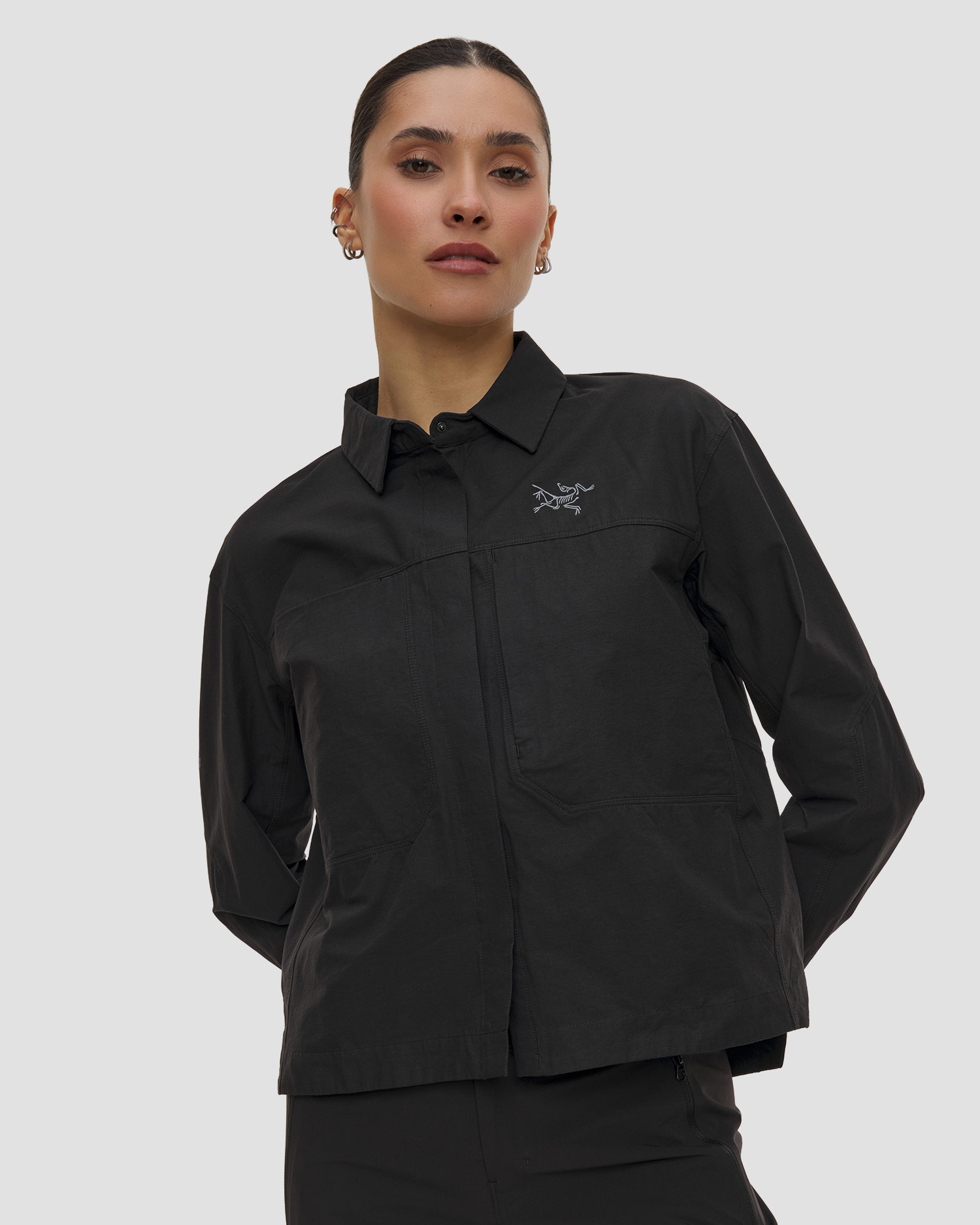 Chemise noire pour femmes Arcteryx Clarkia SL Cotton Overshirt W