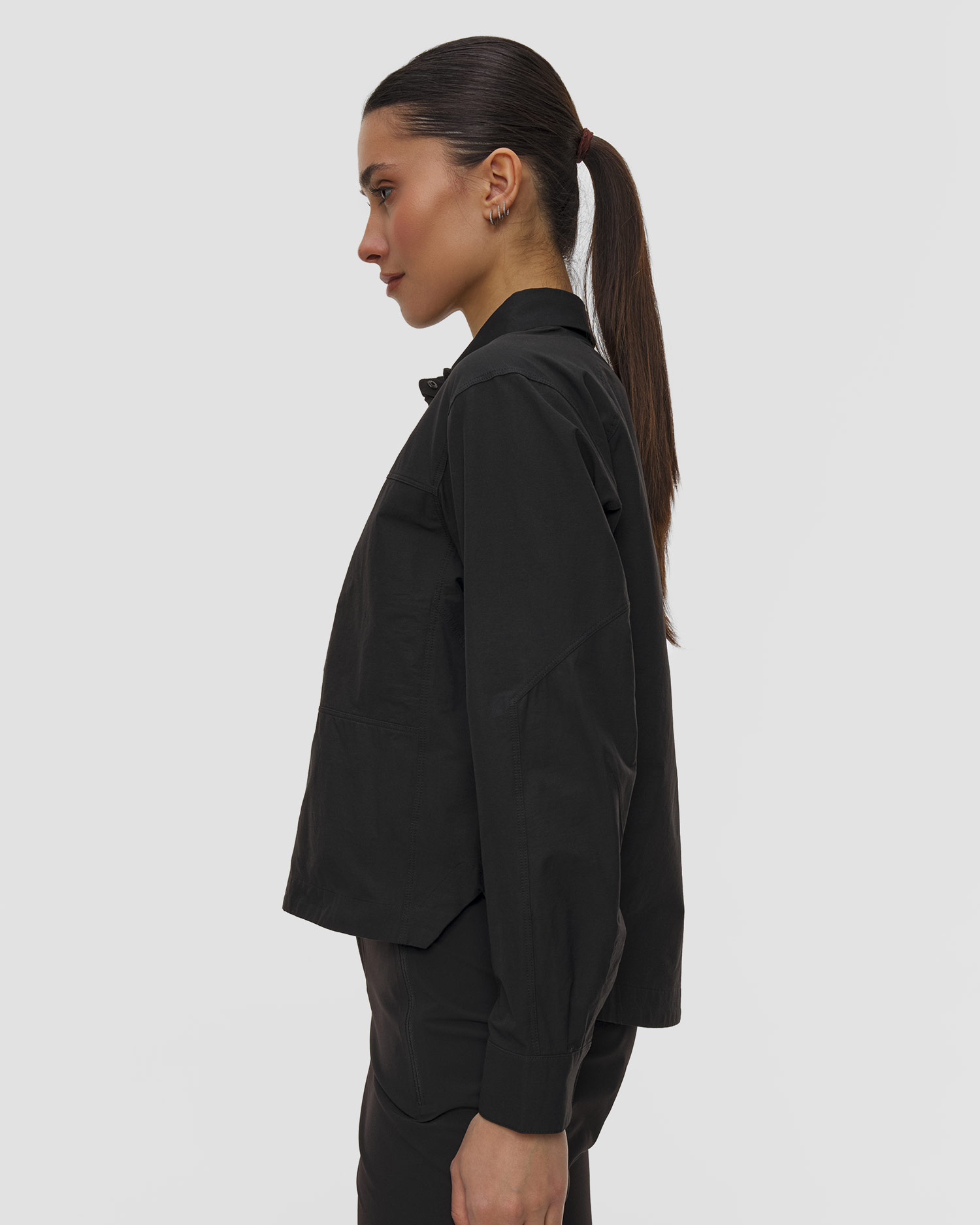 Chemise noire pour femmes Arcteryx Clarkia SL Cotton Overshirt W