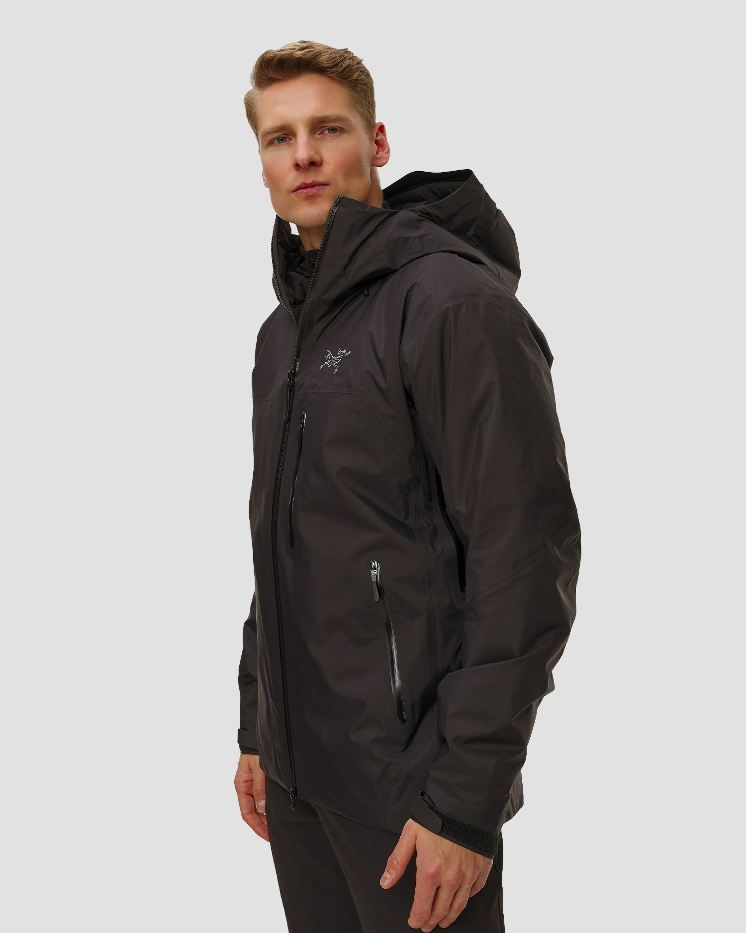Zateplená pánská outdoorová bunda Arcteryx Beta Insulated Jacket v černé barvě