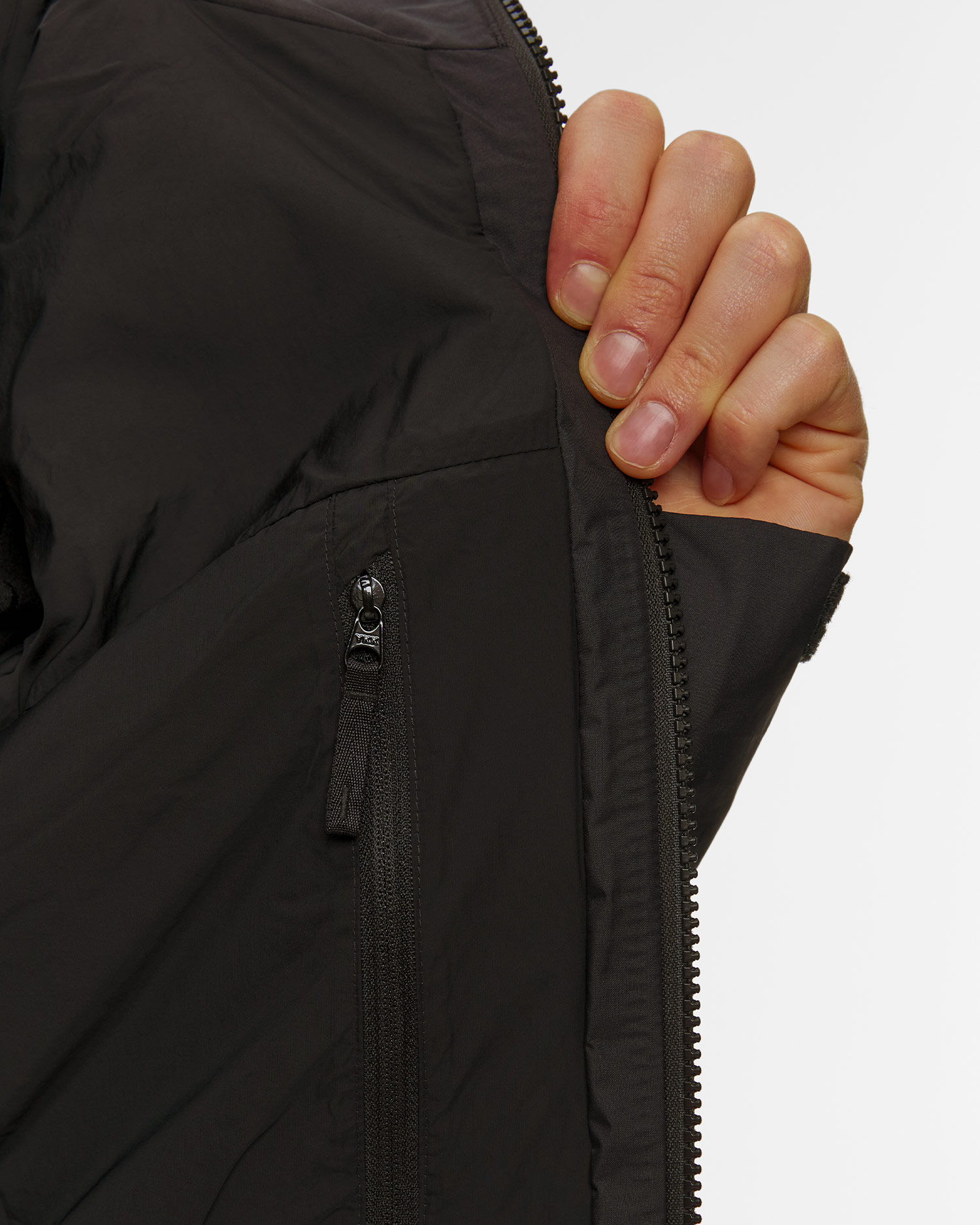 Zateplená pánská outdoorová bunda Arcteryx Beta Insulated Jacket v černé barvě
