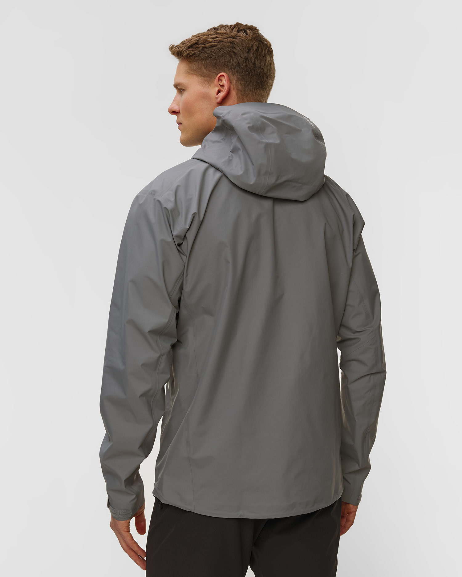 Hardshellová pánská bunda Arcteryx Beta SL Jacket v šedé barvě