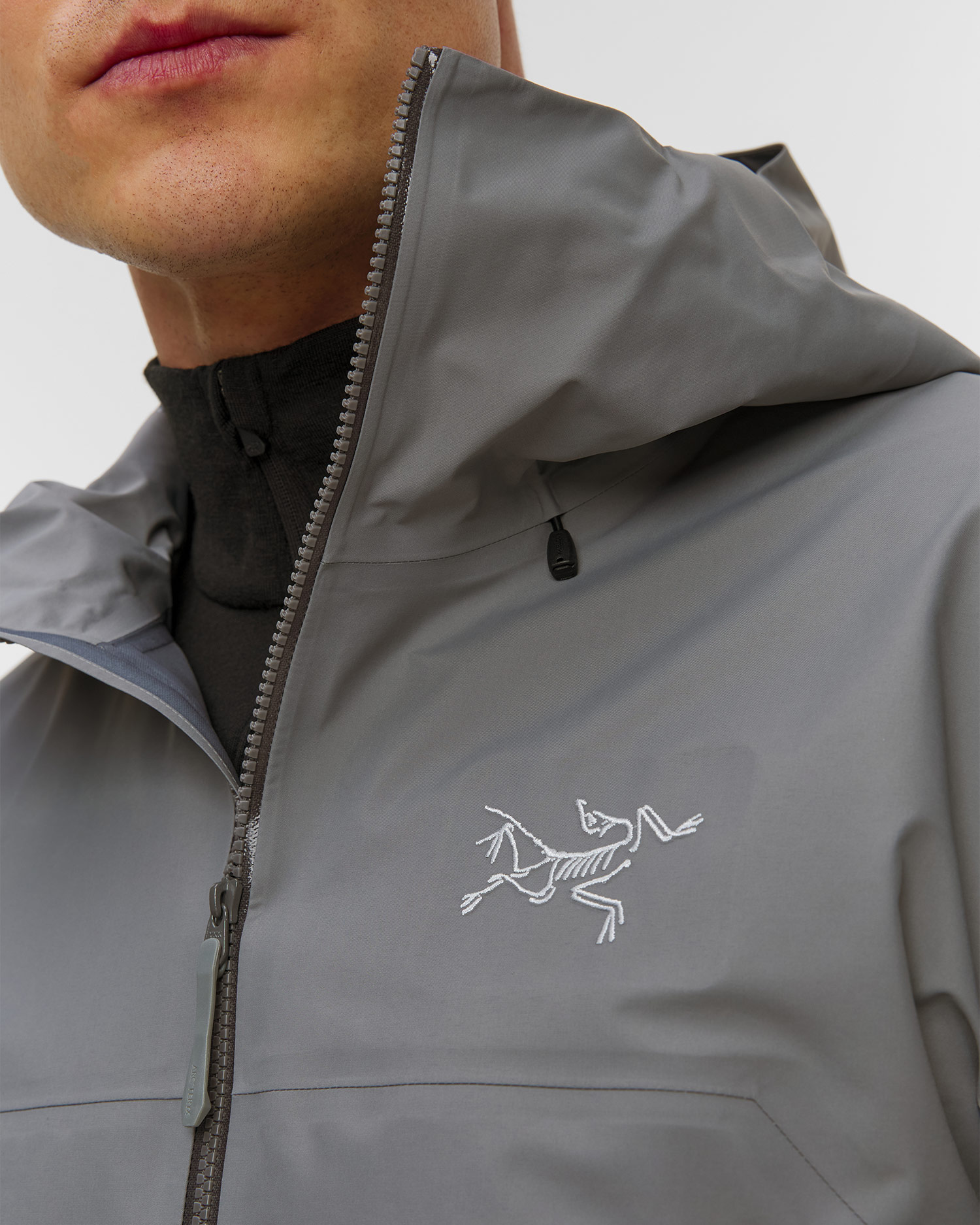 Hardshellová pánská bunda Arcteryx Beta SL Jacket v šedé barvě