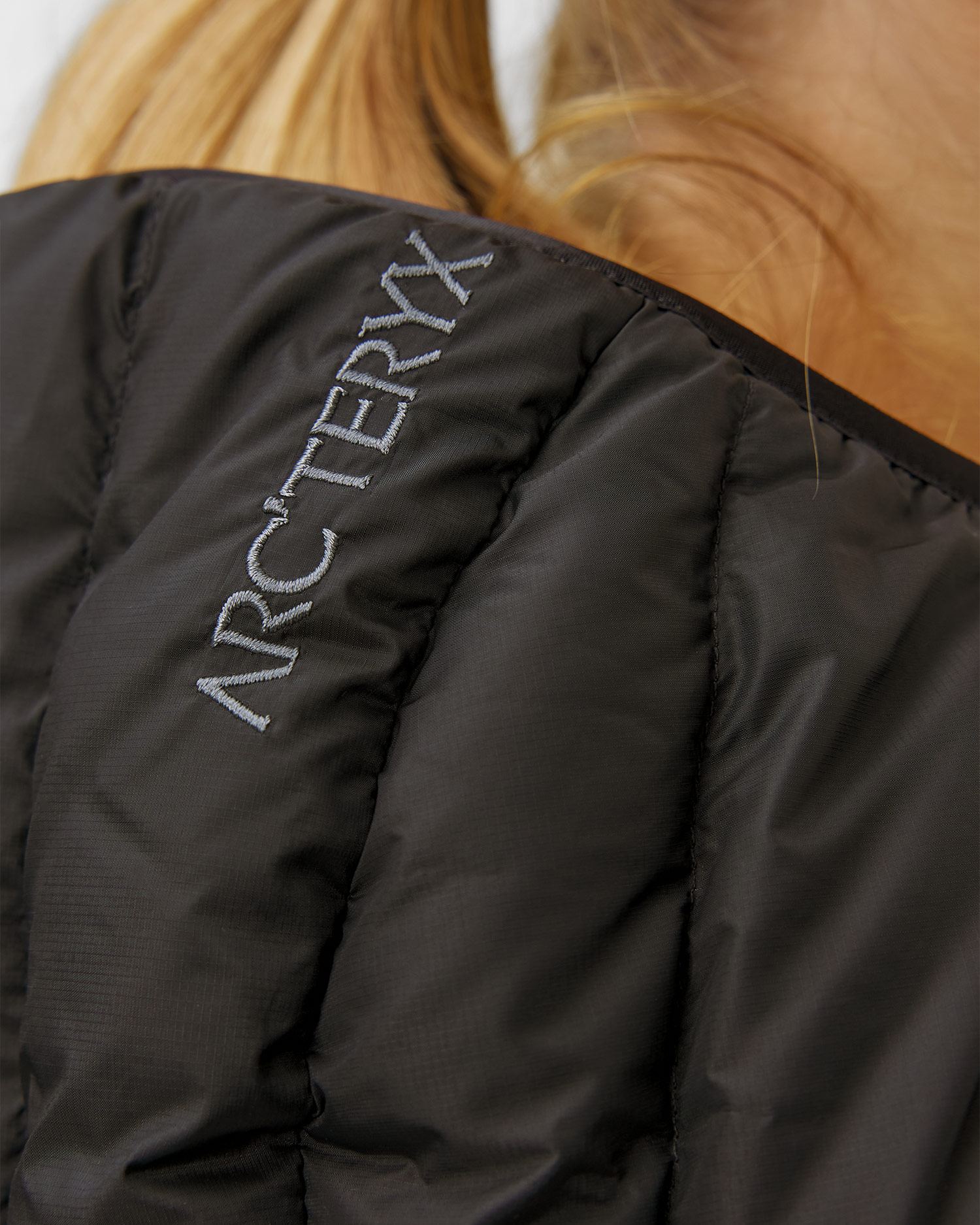 Geacă ultralight pentru femei Arcteryx CERIUM HDY W