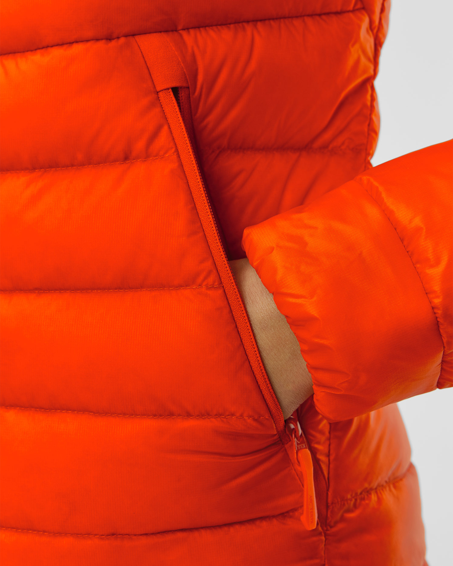 Geacă ultralight pentru femei Arcteryx CERIUM HDY W