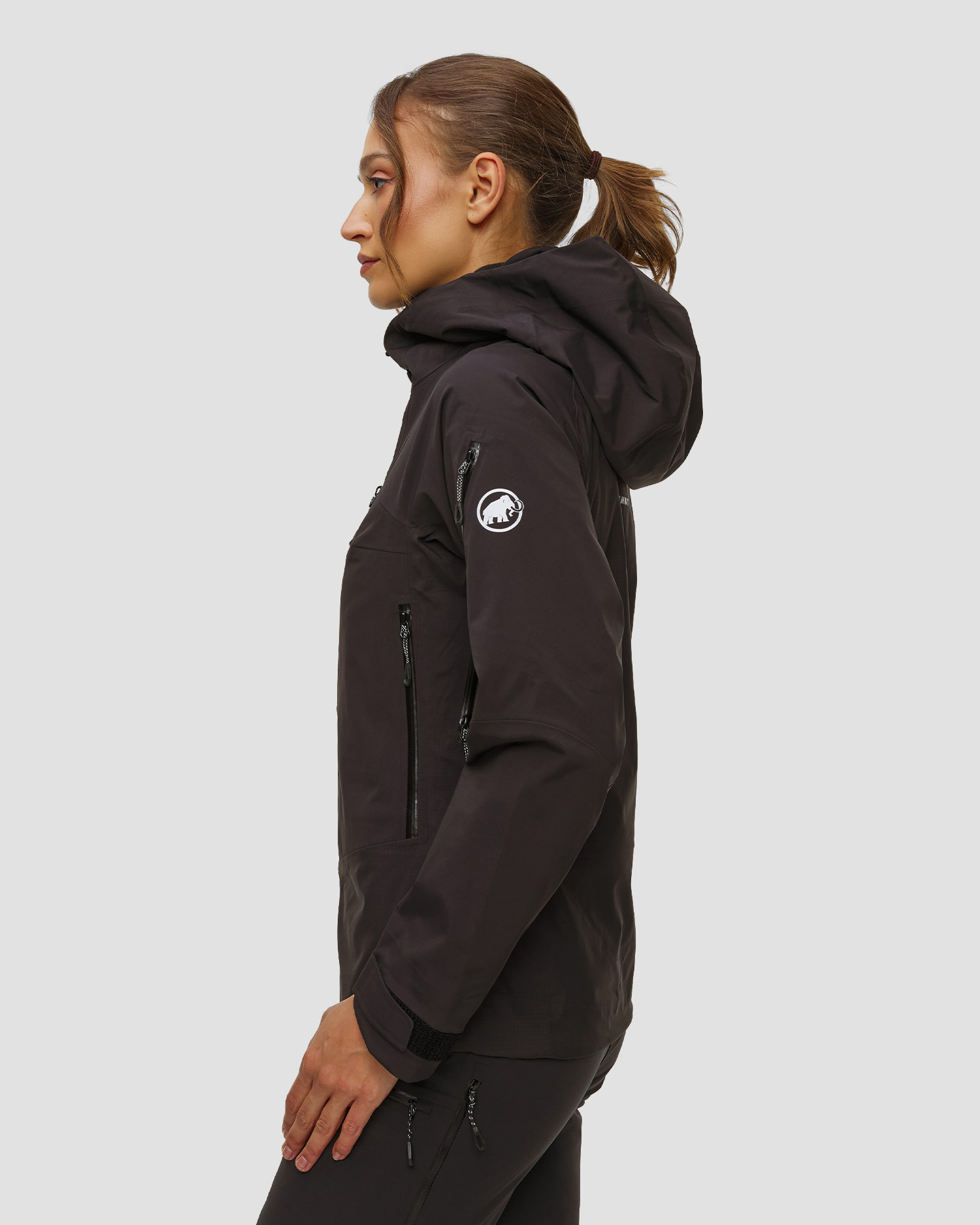 Veste technique noire pour femmes Mammut Taiss Pro HS Hooded Jacket Women
