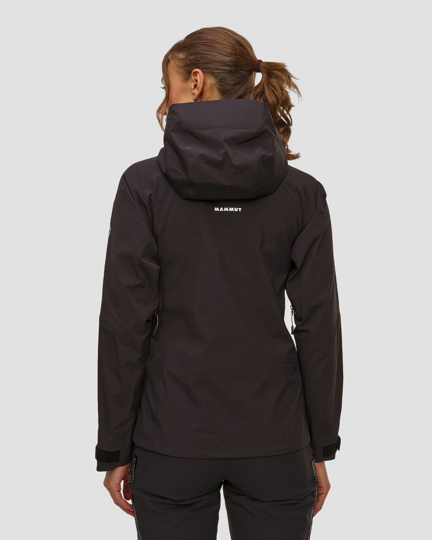 Veste technique noire pour femmes Mammut Taiss Pro HS Hooded Jacket Women