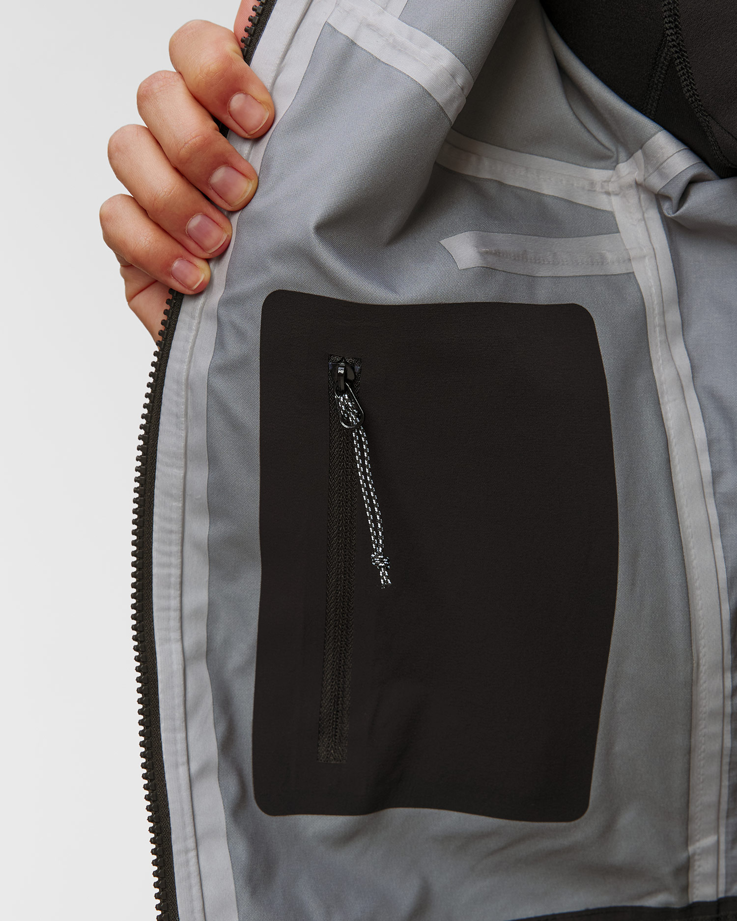 Veste technique noire pour femmes Mammut Taiss Pro HS Hooded Jacket Women