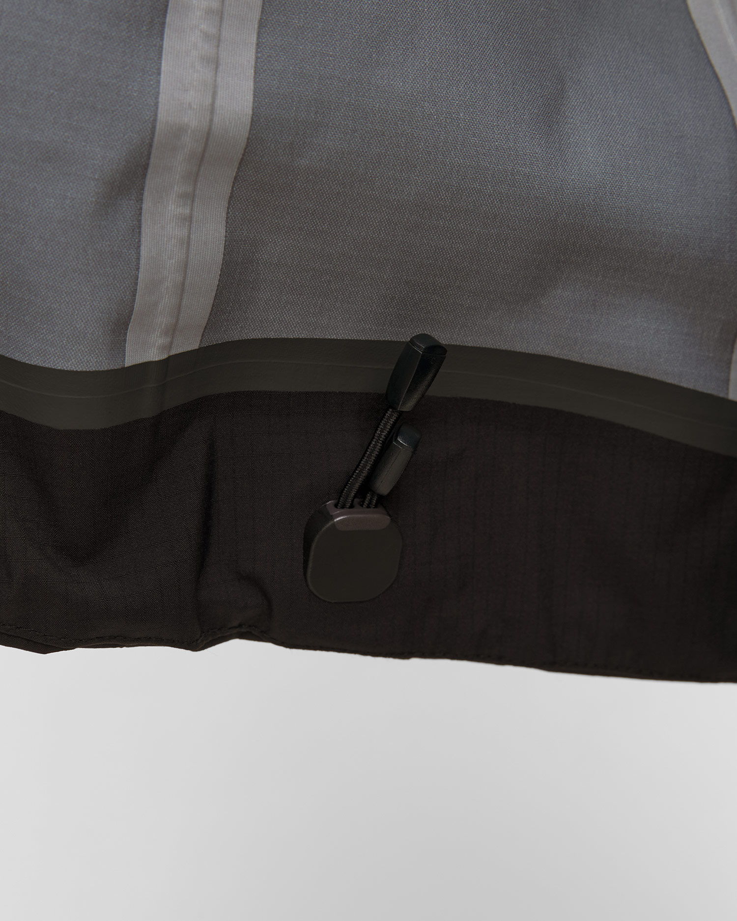 Veste technique noire pour femmes Mammut Taiss Pro HS Hooded Jacket Women