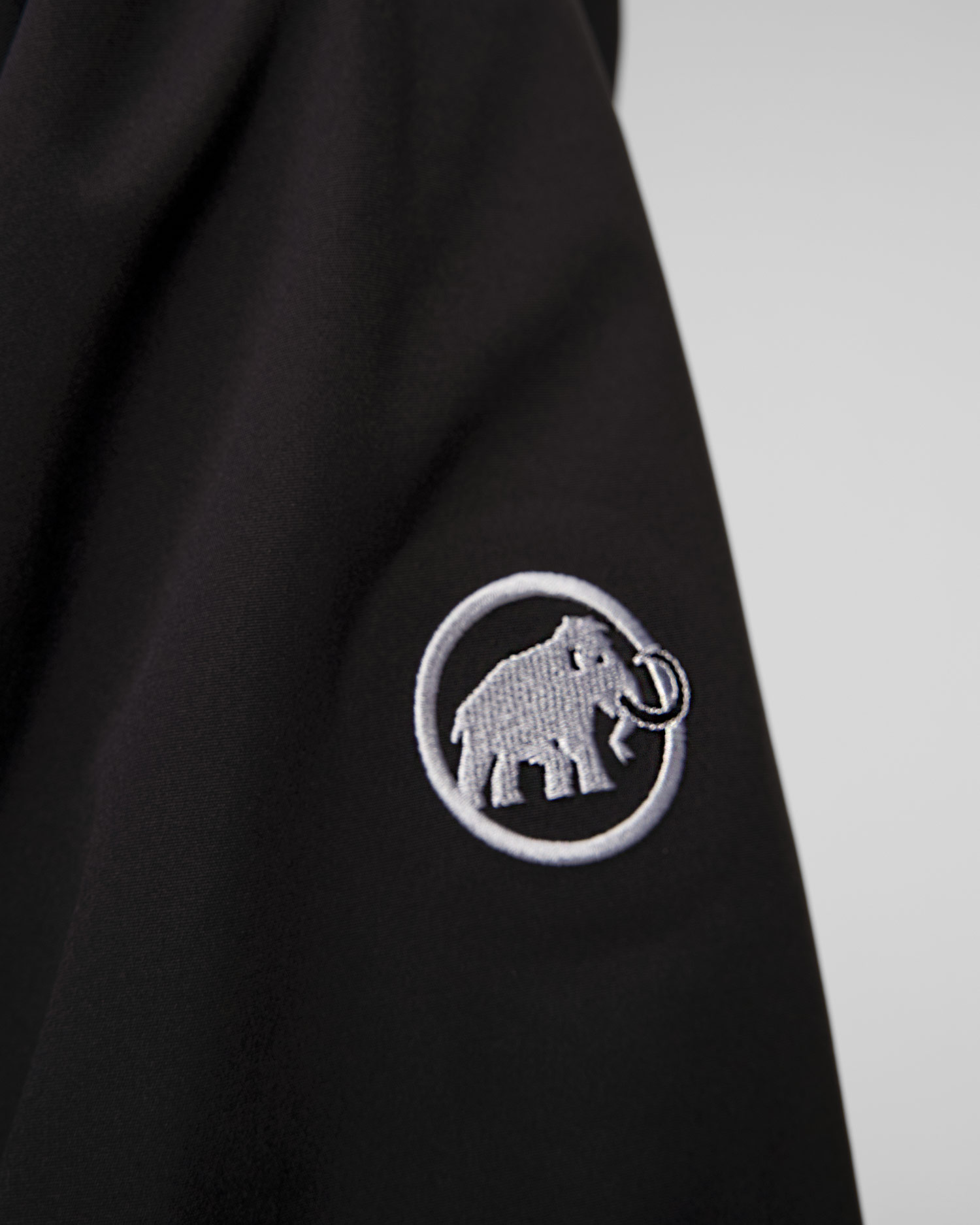 Černá zateplená membránová zimní pánská bunda Mammut Stoney HS Thermo