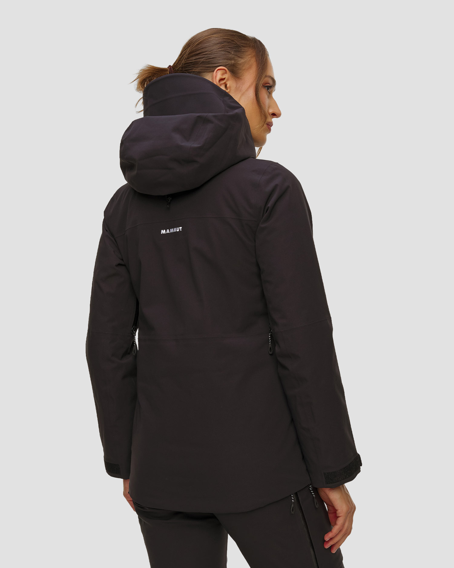 Dámská lyžařská bunda Mammut Stoney HS Thermo Hooded Jacket Women v Černé Barvě